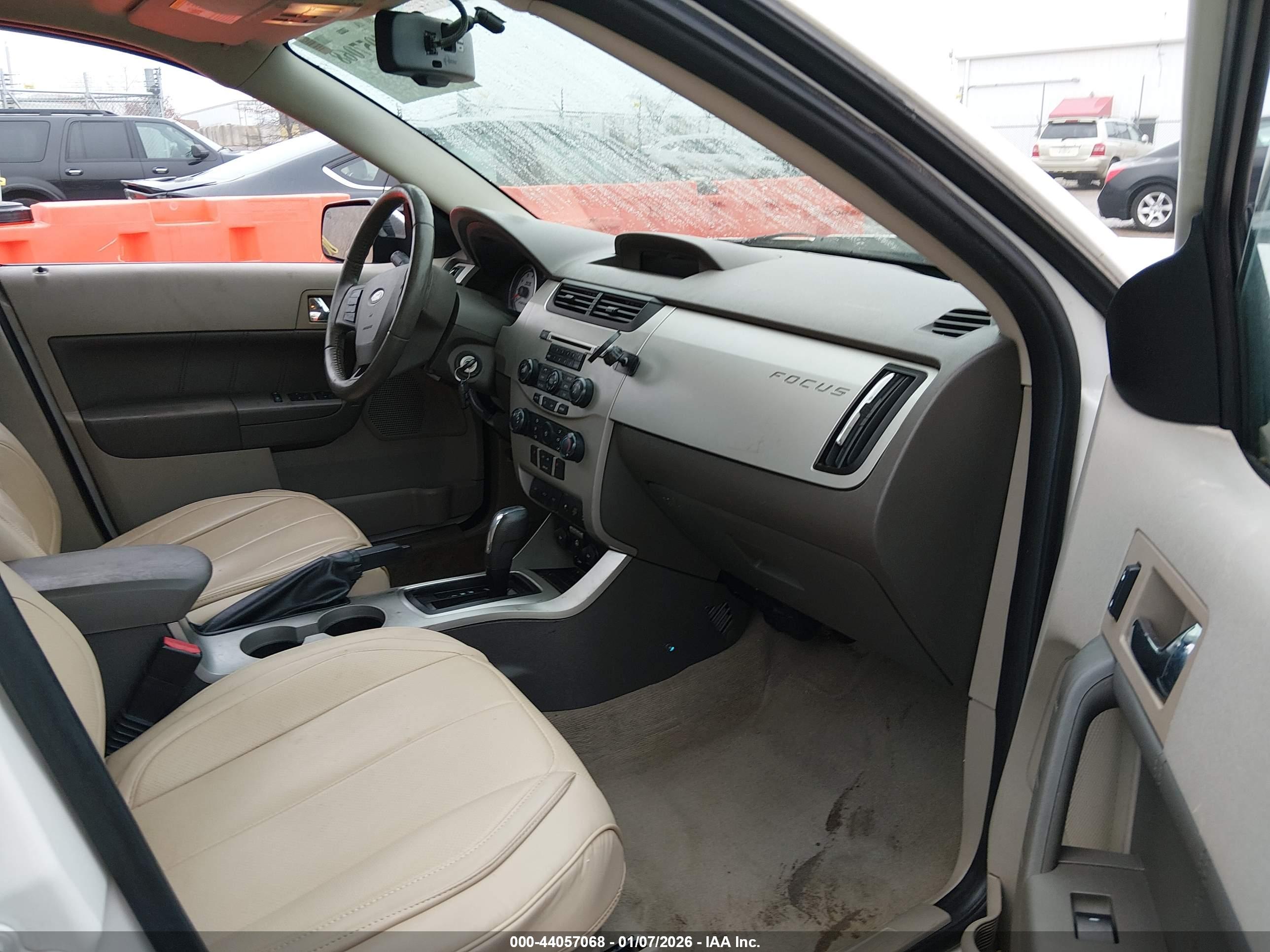 FORD FOCUS image 5
