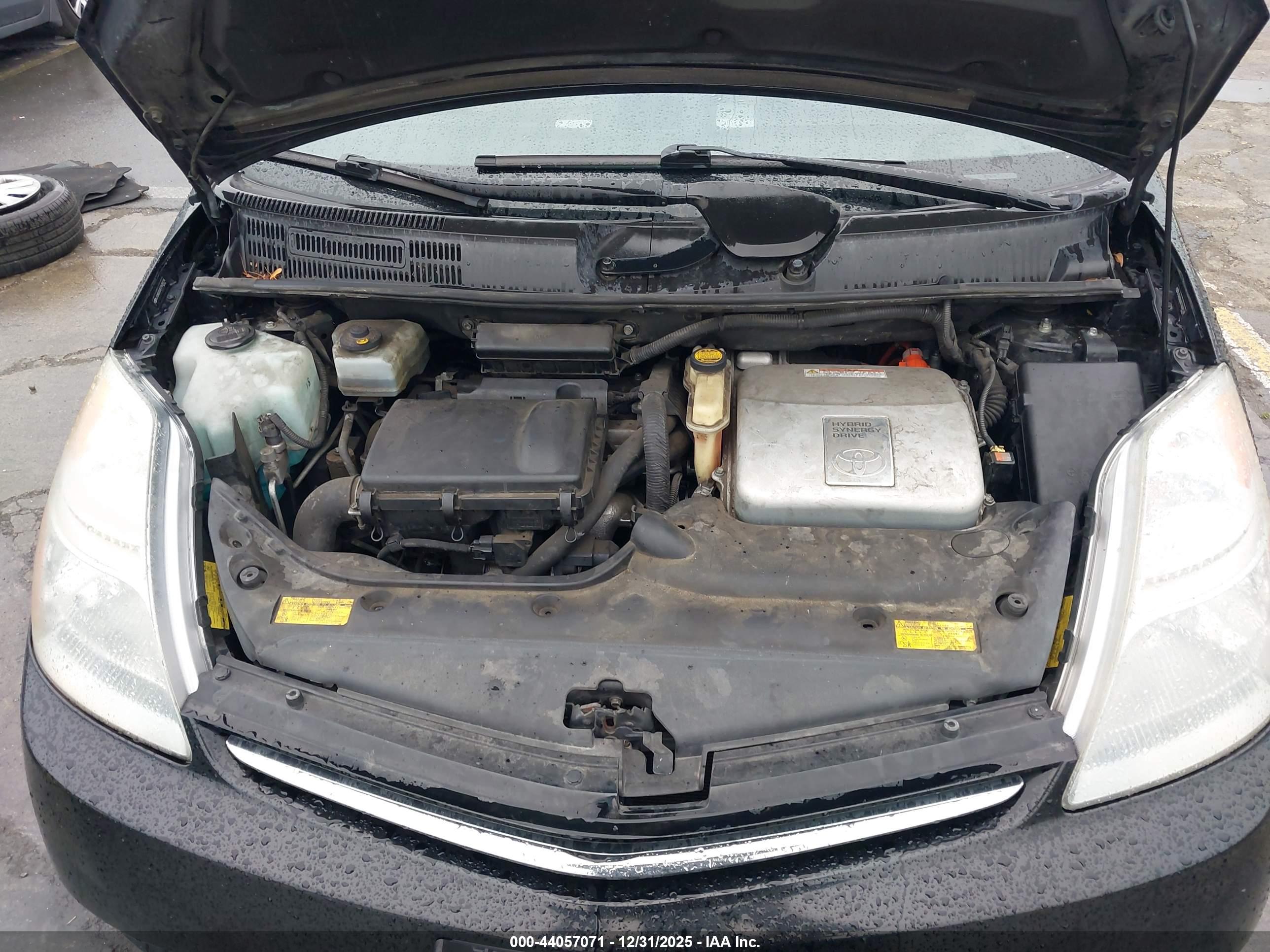 TOYOTA PRIUS image 10