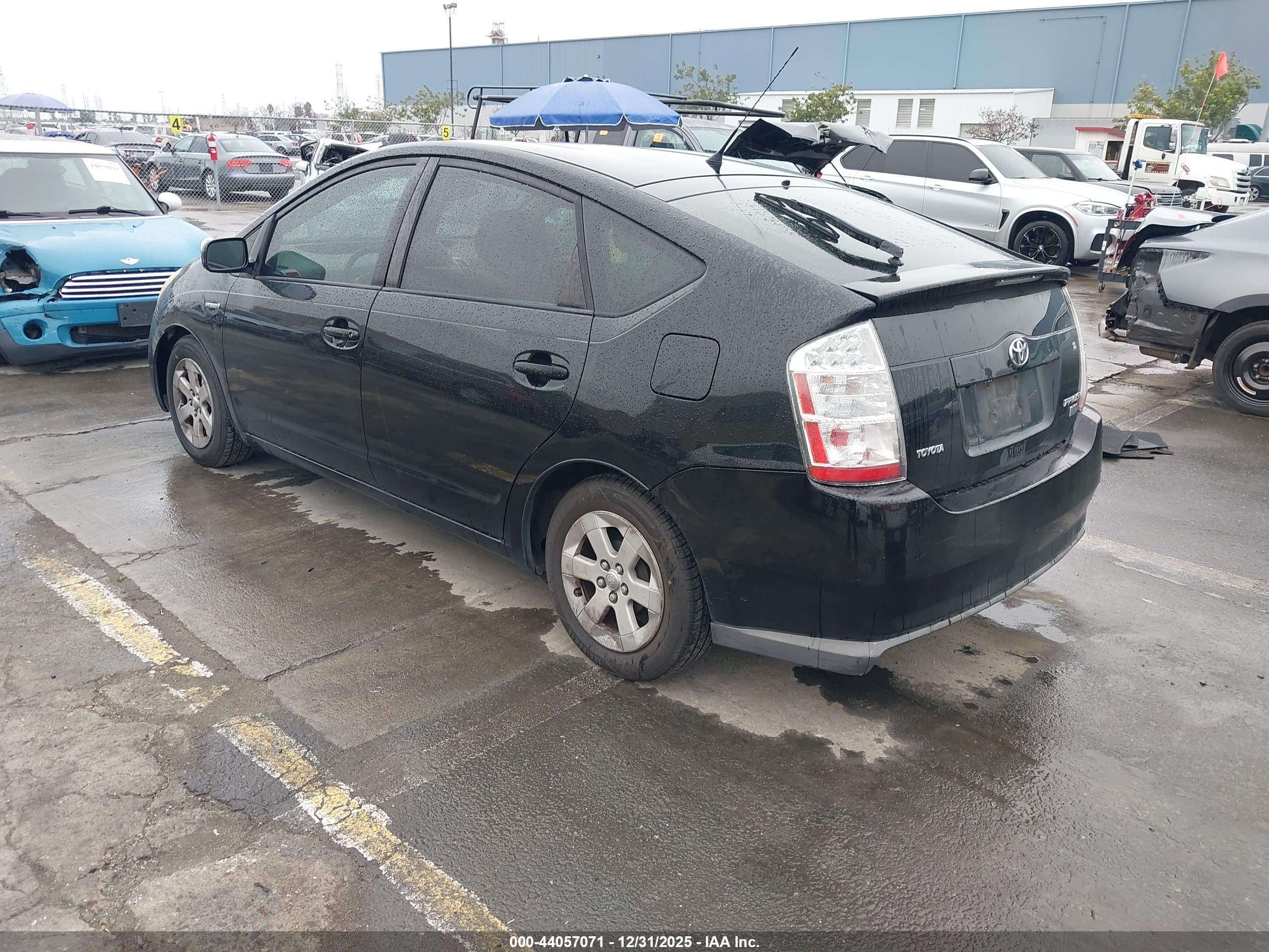 TOYOTA PRIUS image 3