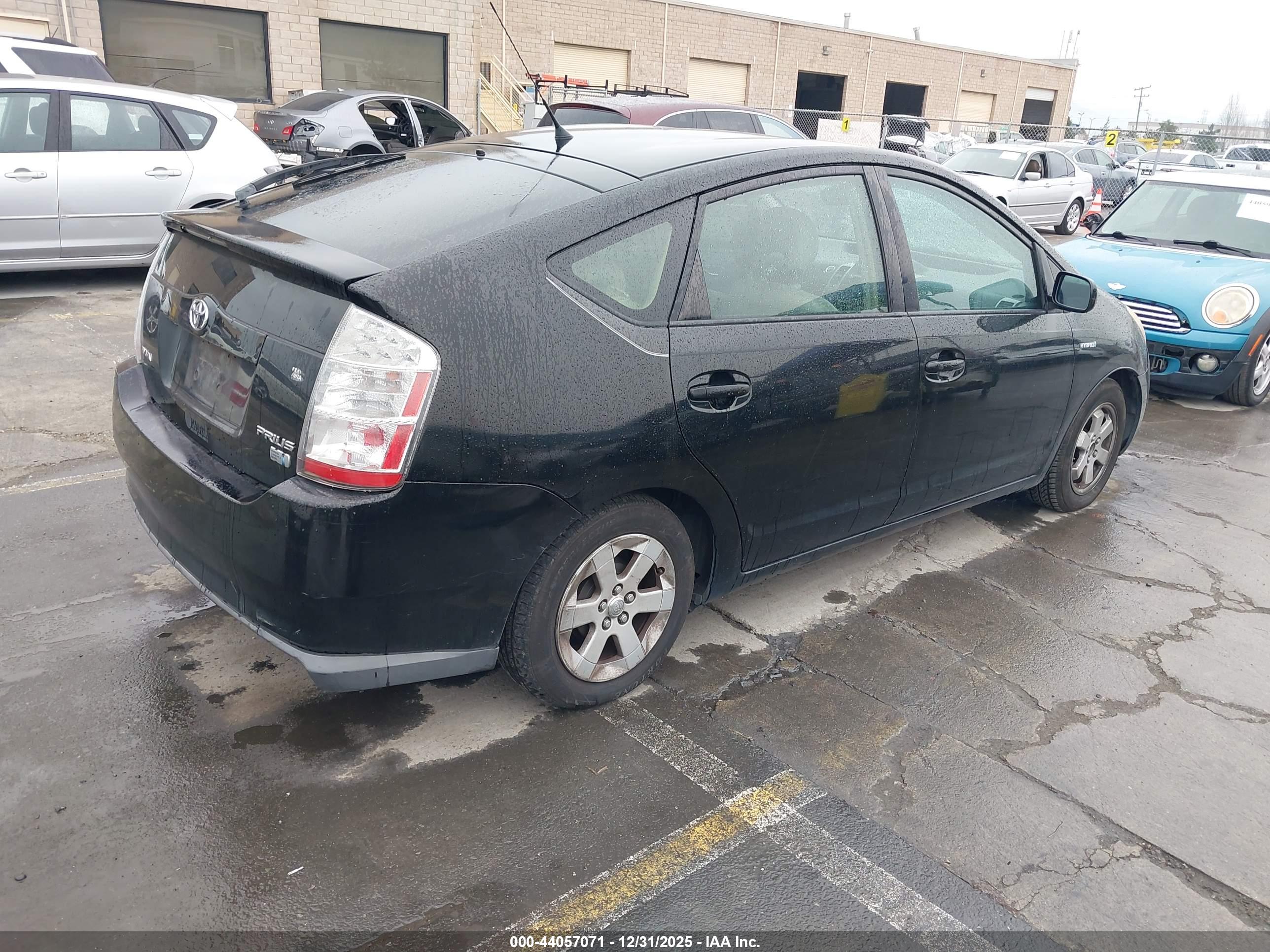 TOYOTA PRIUS image 4