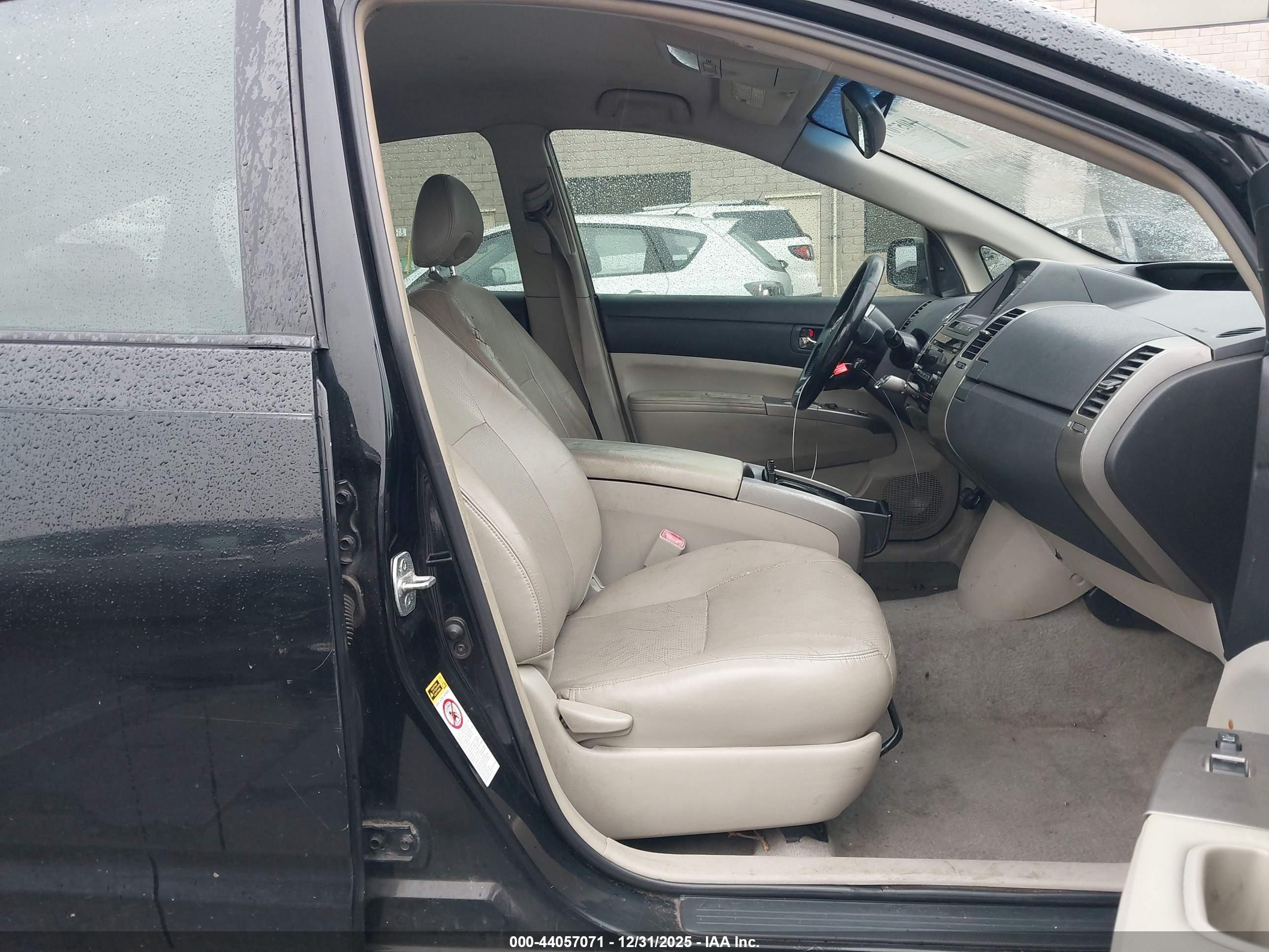 TOYOTA PRIUS image 5