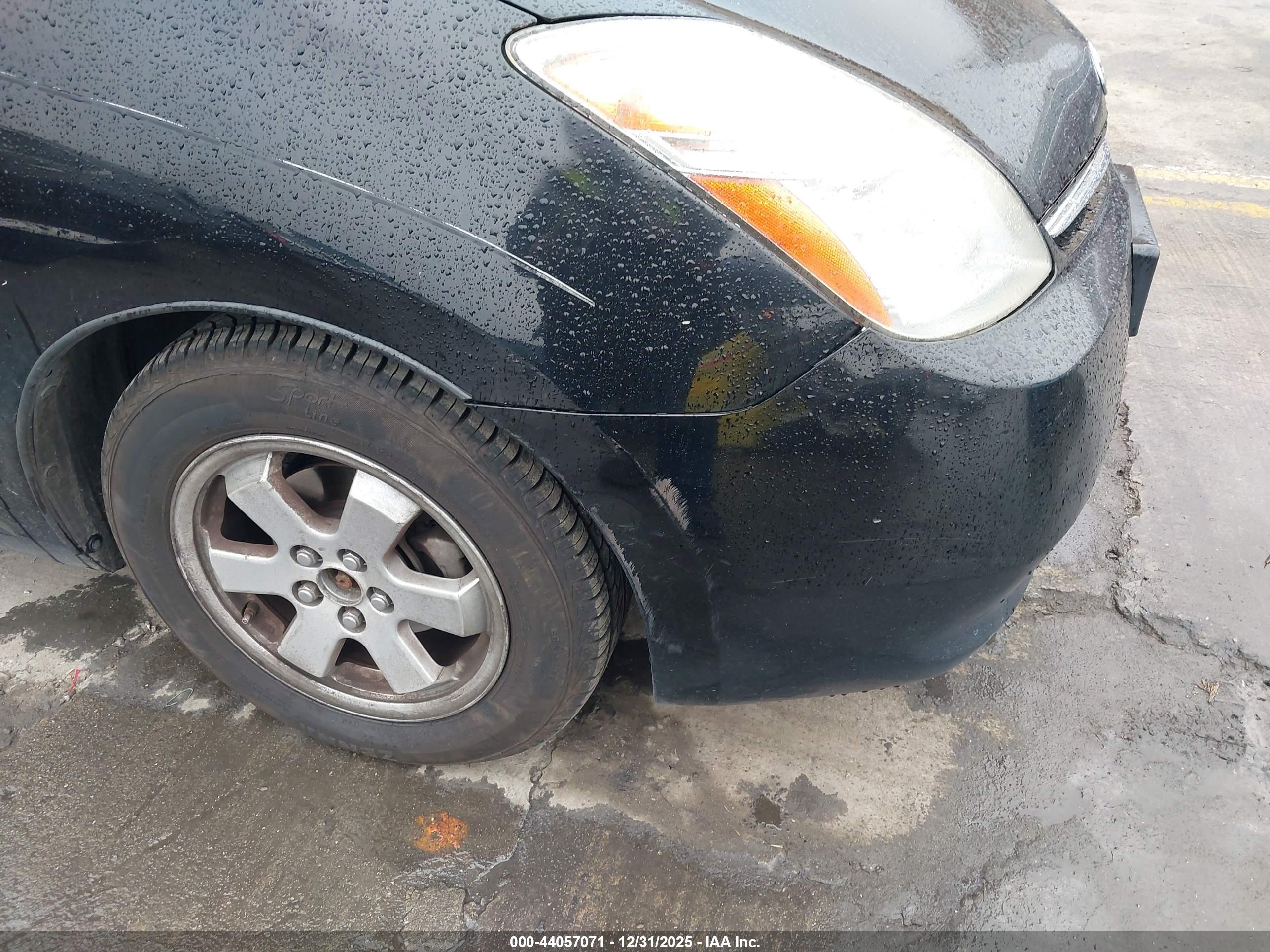 TOYOTA PRIUS image 6