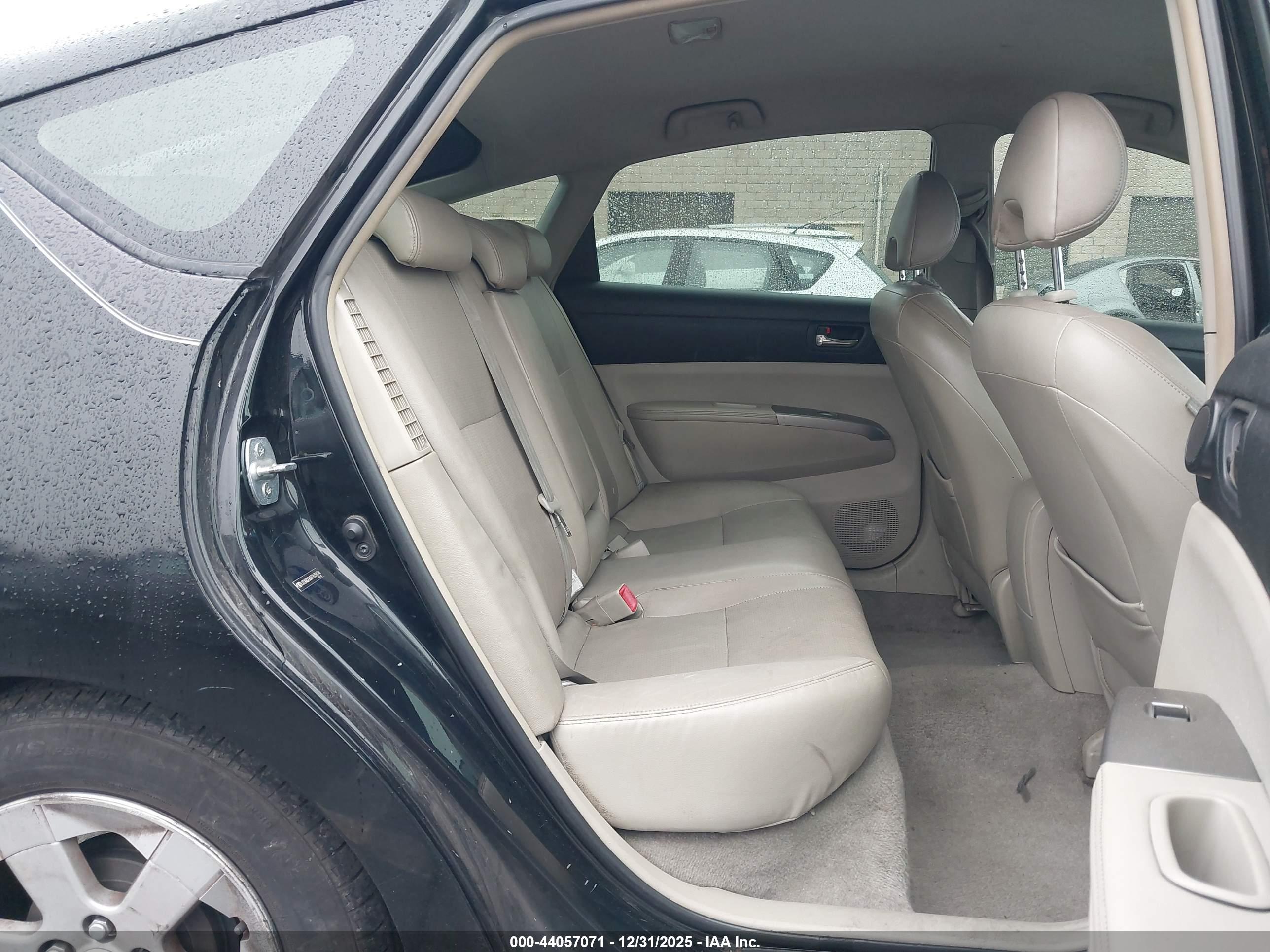 TOYOTA PRIUS image 8