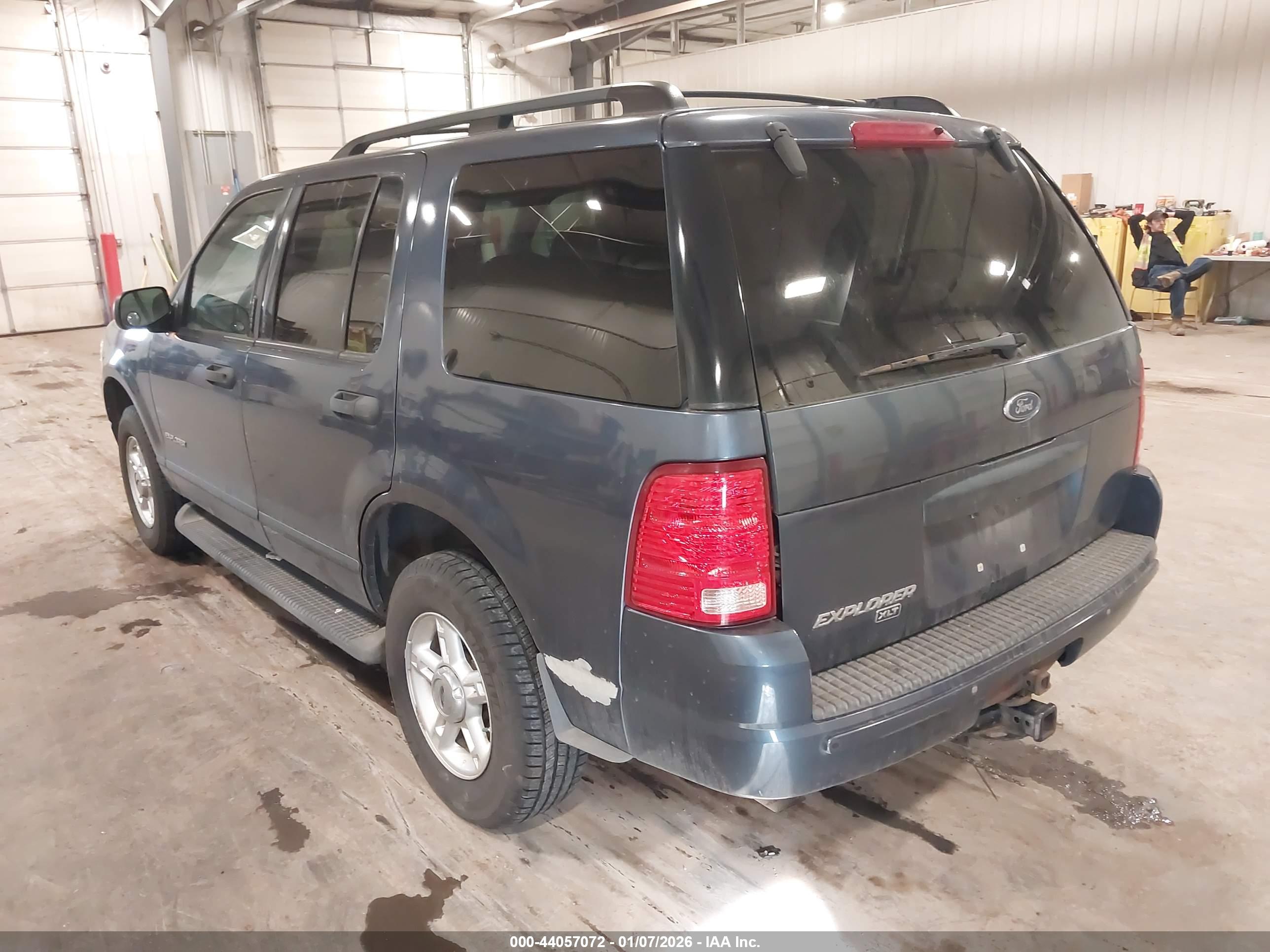 FORD EXPLORER image 3