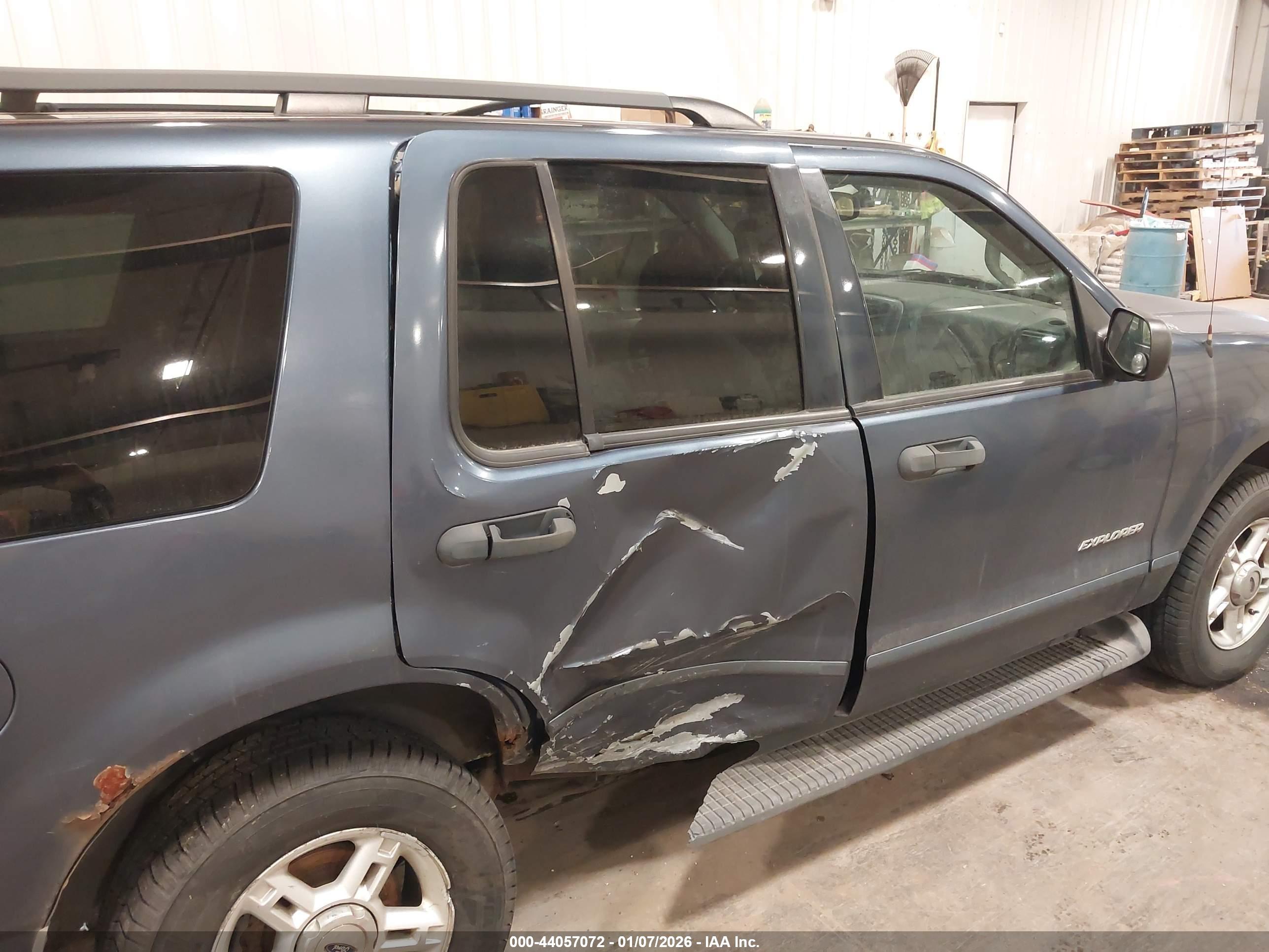 FORD EXPLORER image 6