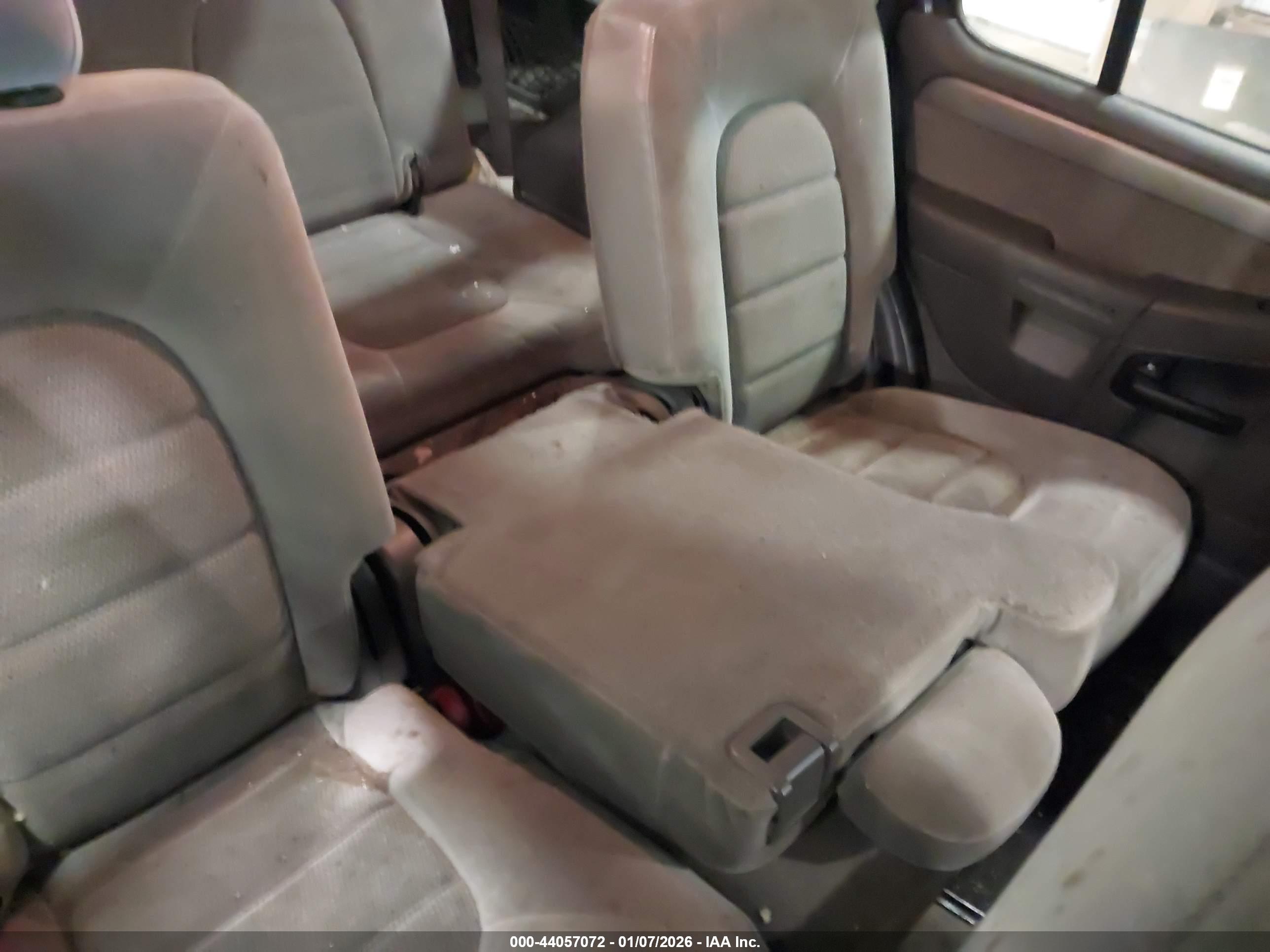 FORD EXPLORER image 8