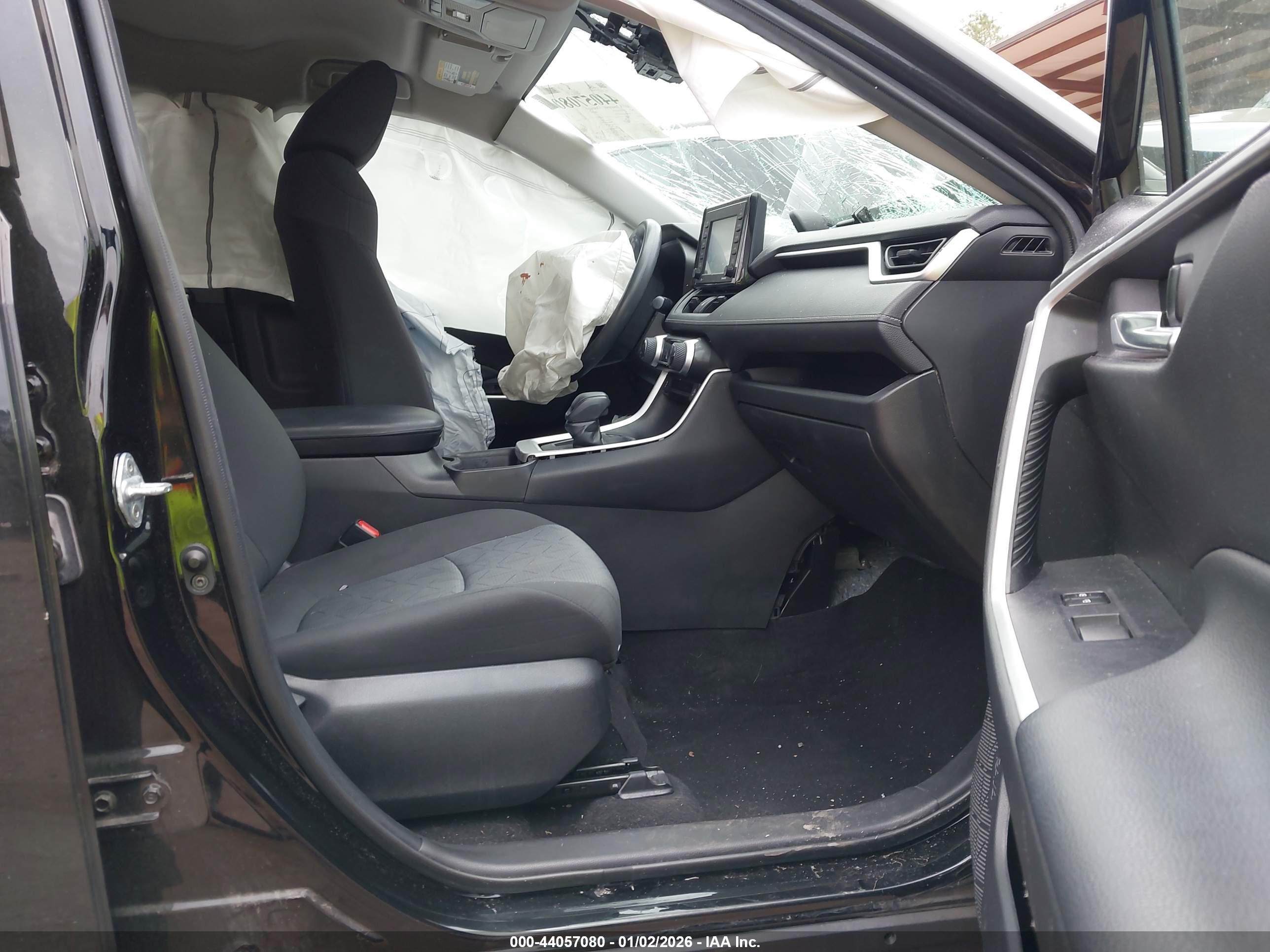 TOYOTA RAV4 image 5