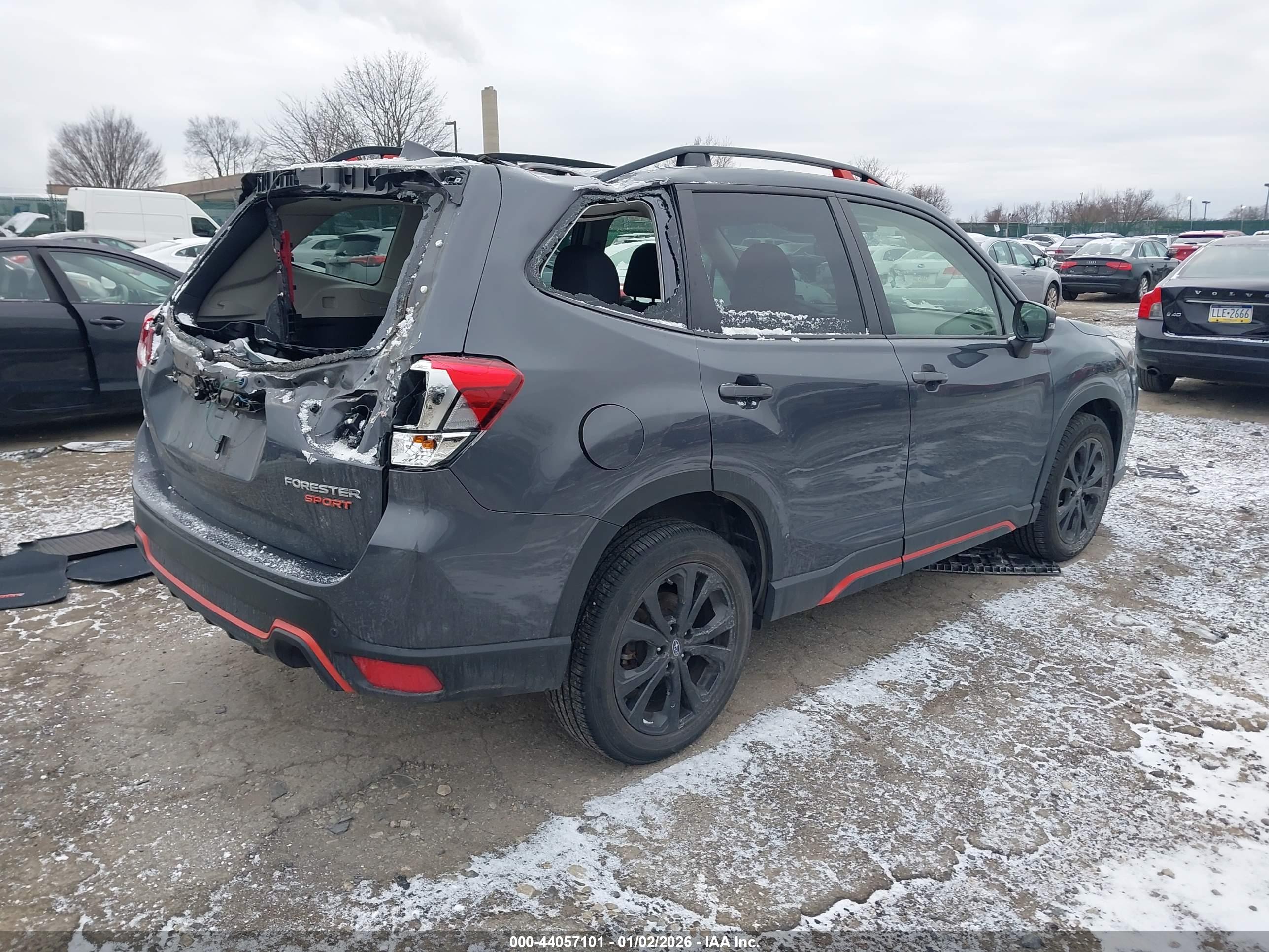SUBARU FORESTER image 4
