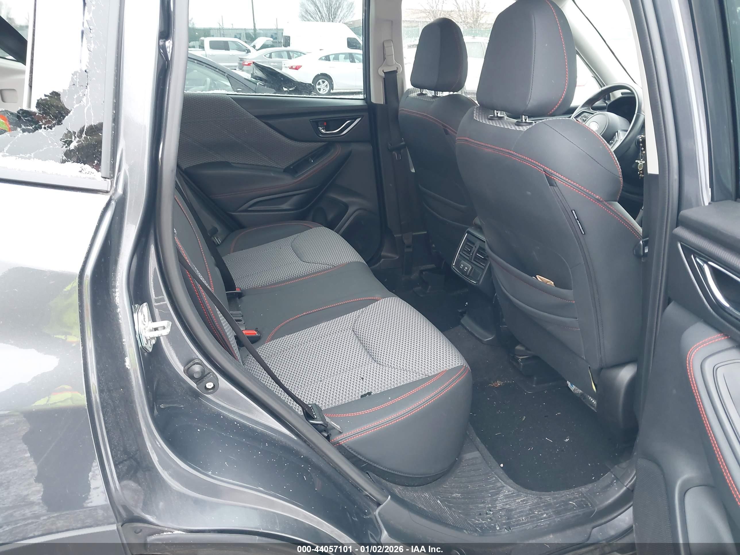 SUBARU FORESTER image 8