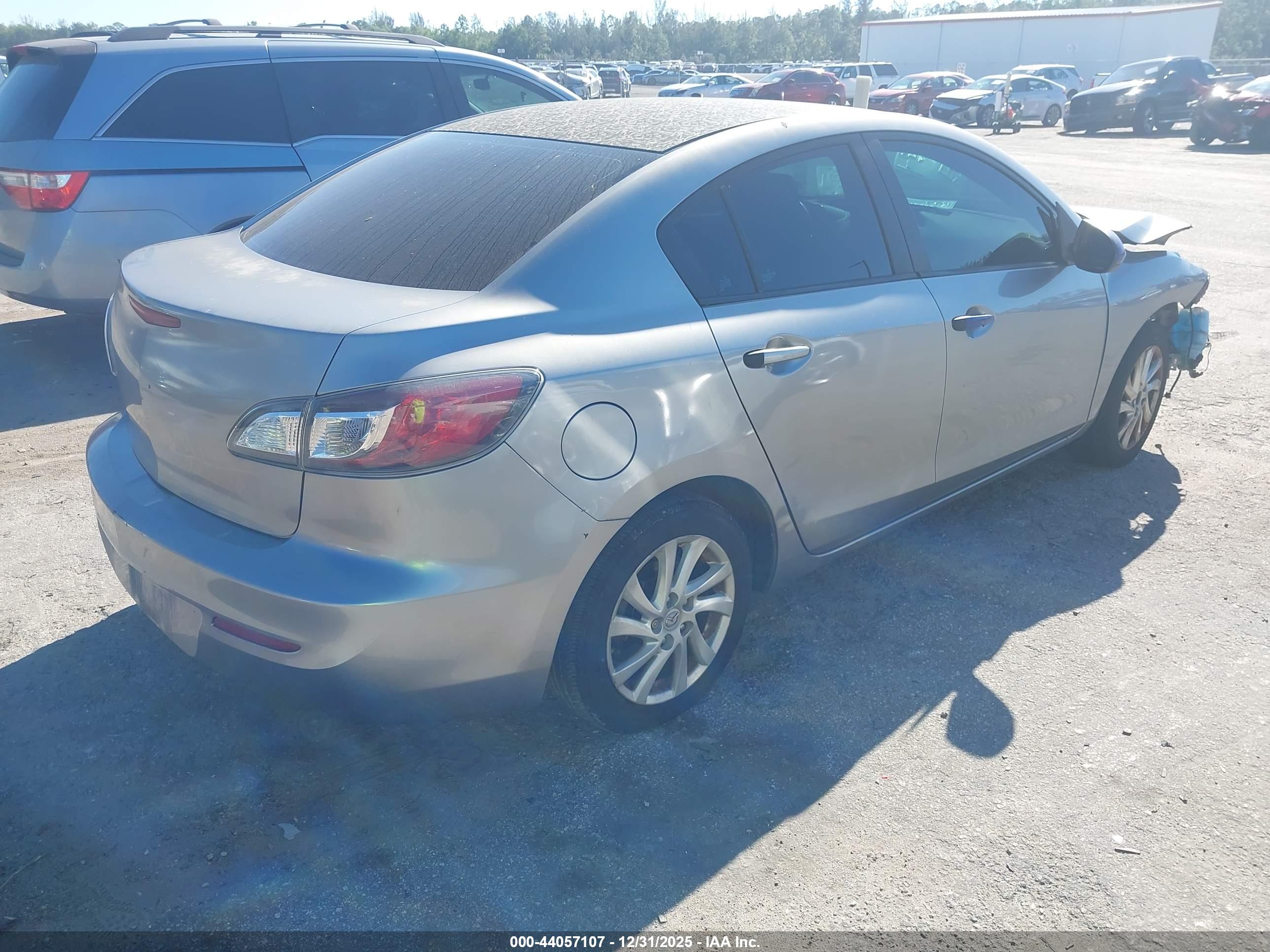 MAZDA MAZDA3 image 4