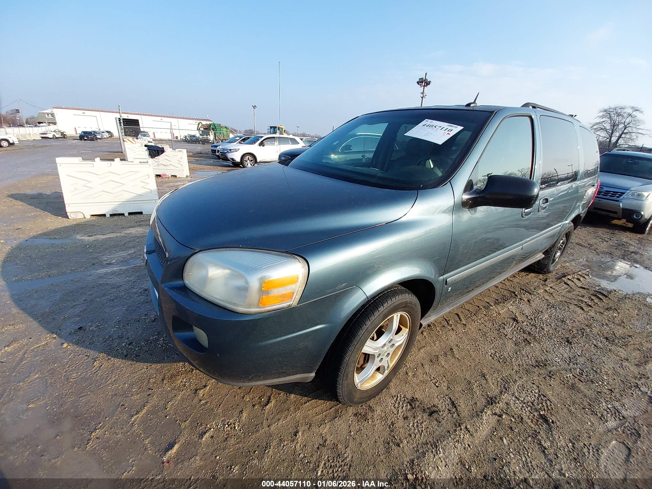 CHEVROLET UPLANDER image 2