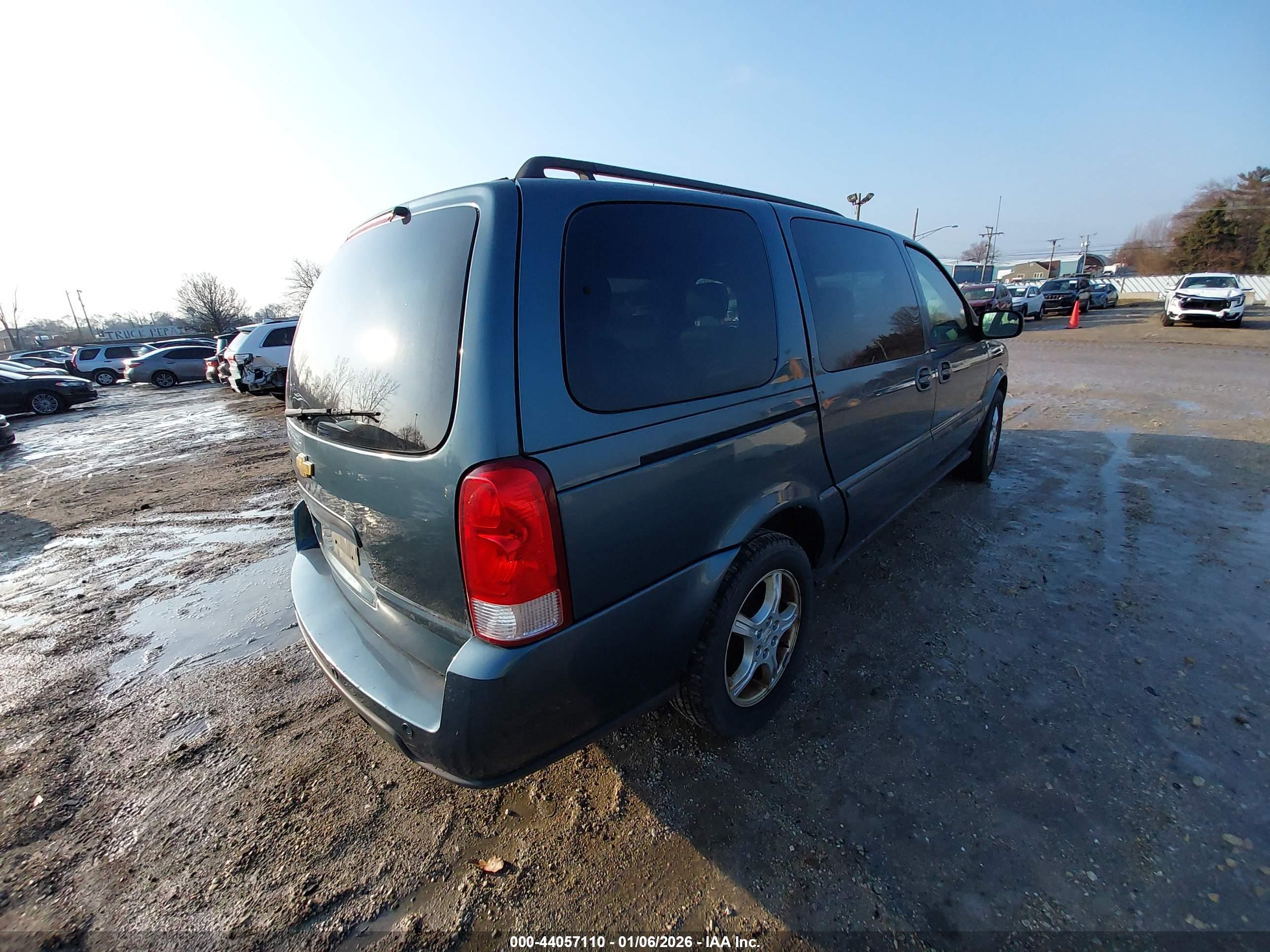 CHEVROLET UPLANDER image 4