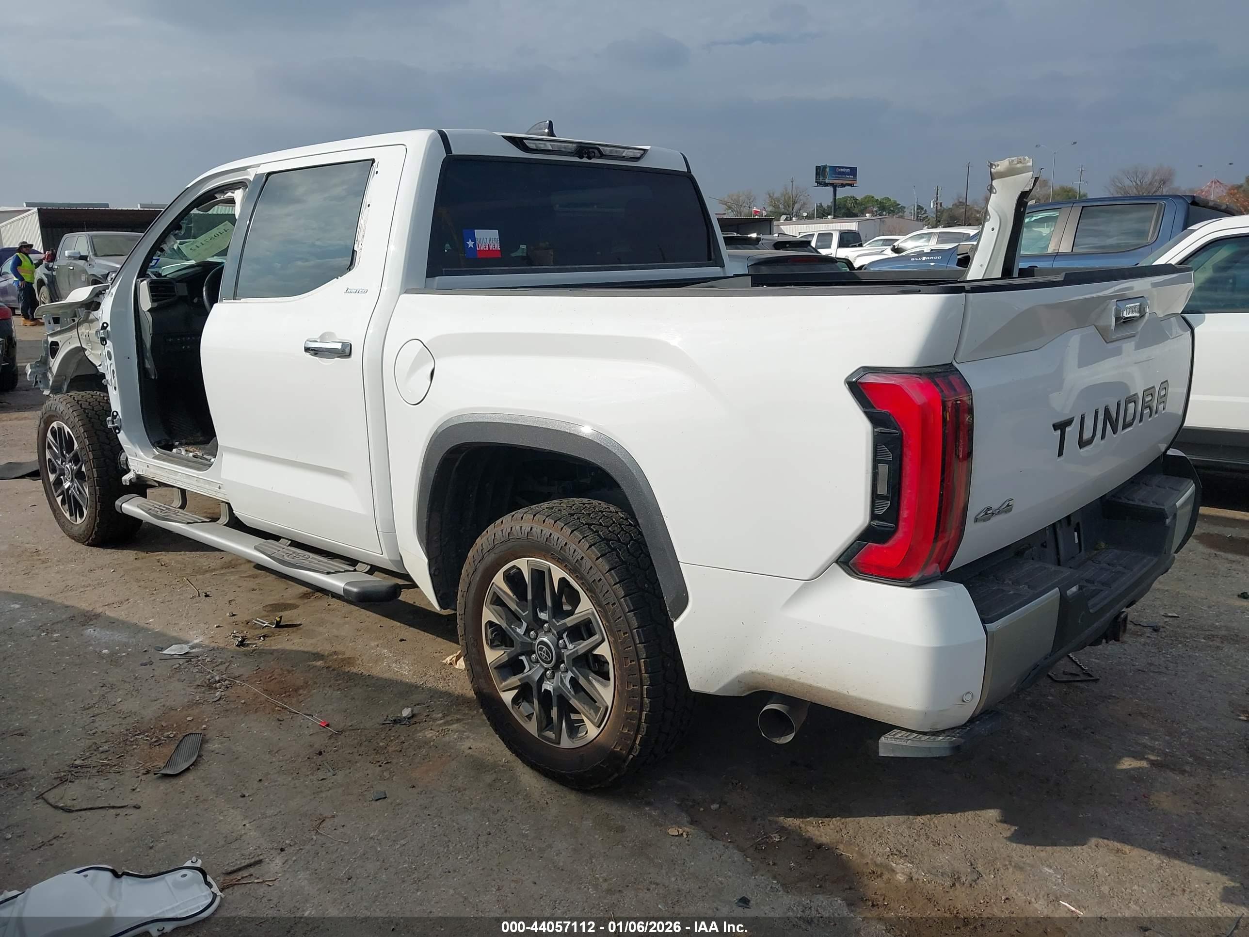 TOYOTA TUNDRA image 3