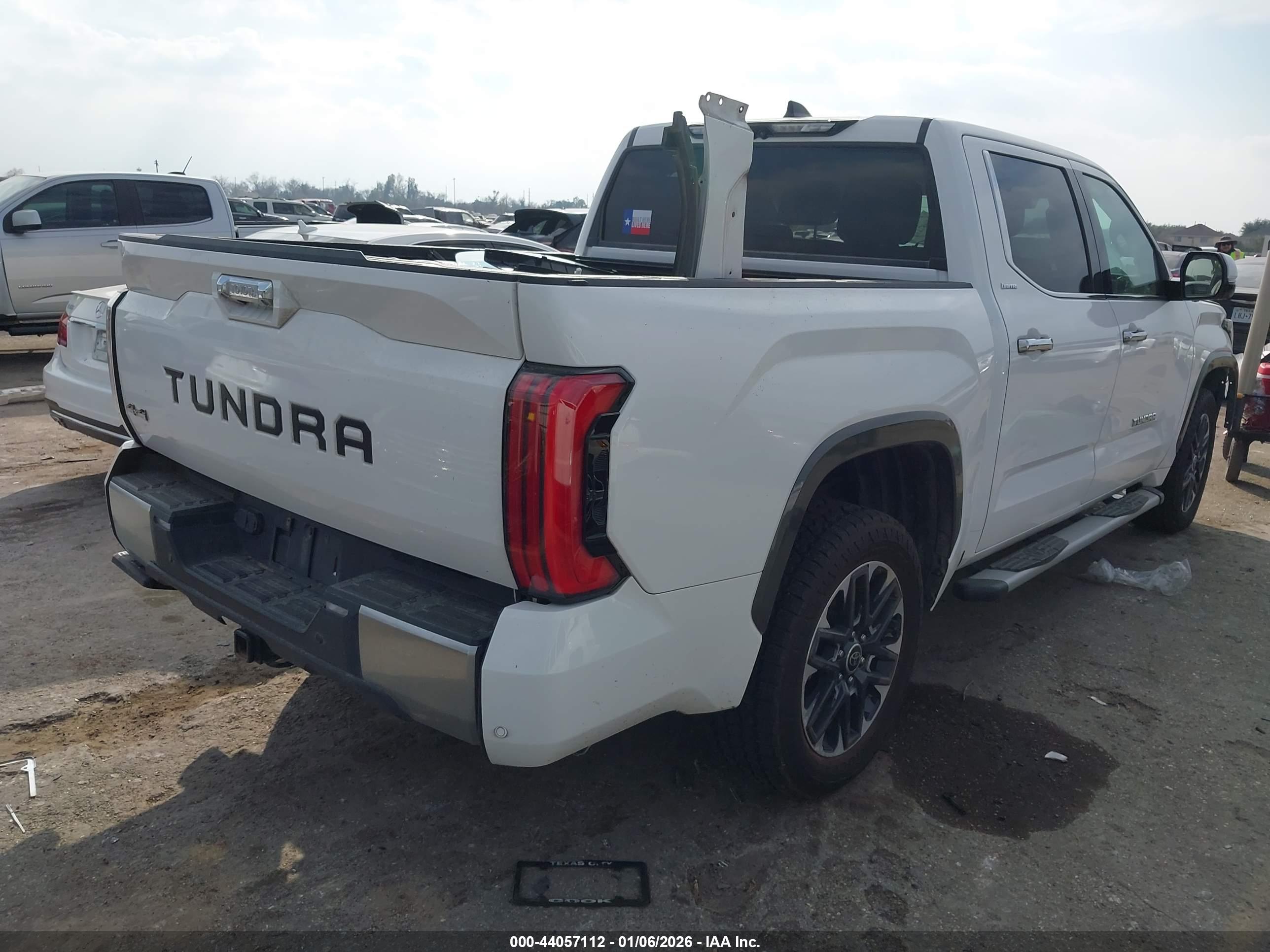 TOYOTA TUNDRA image 4