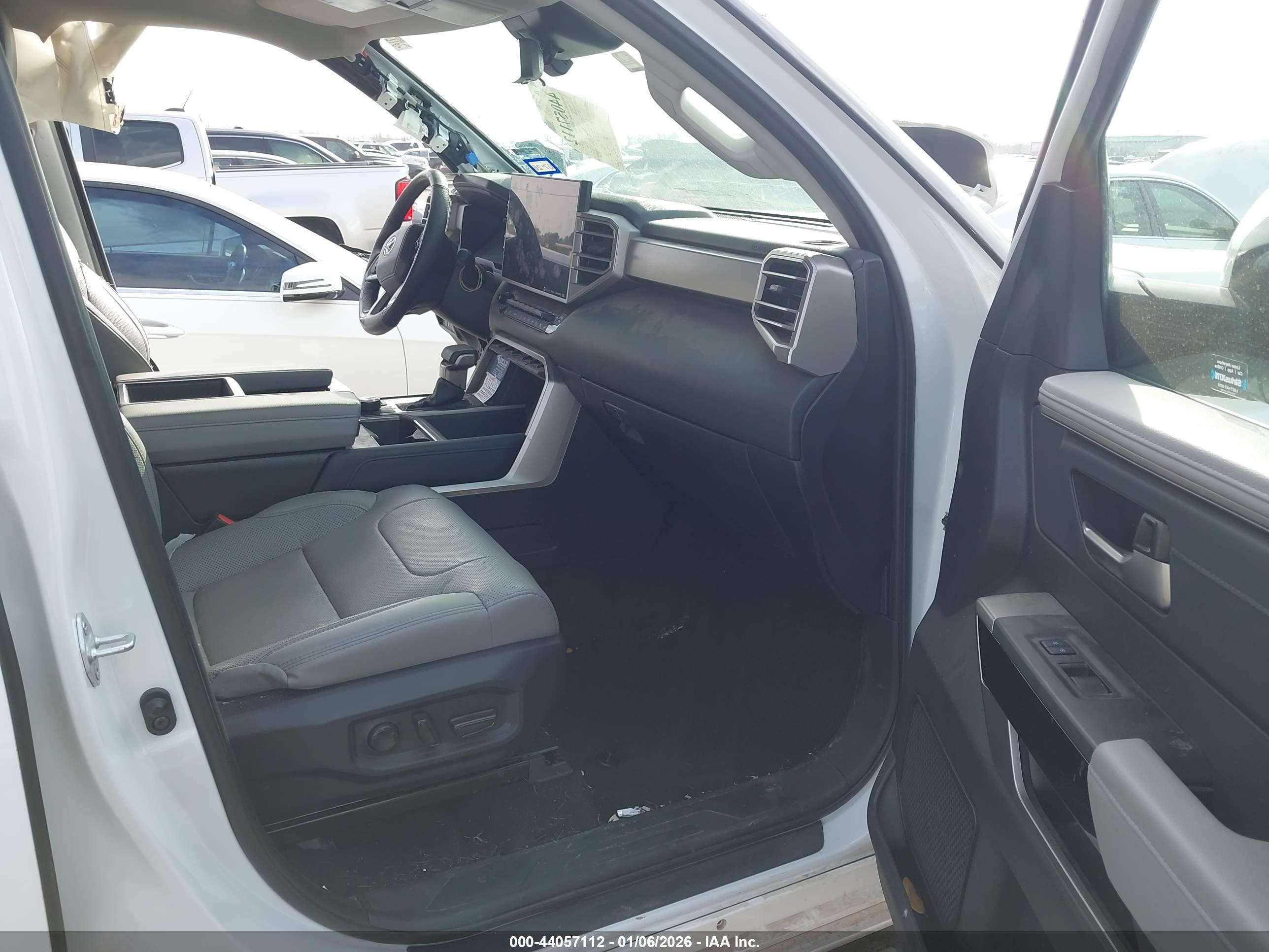TOYOTA TUNDRA image 5