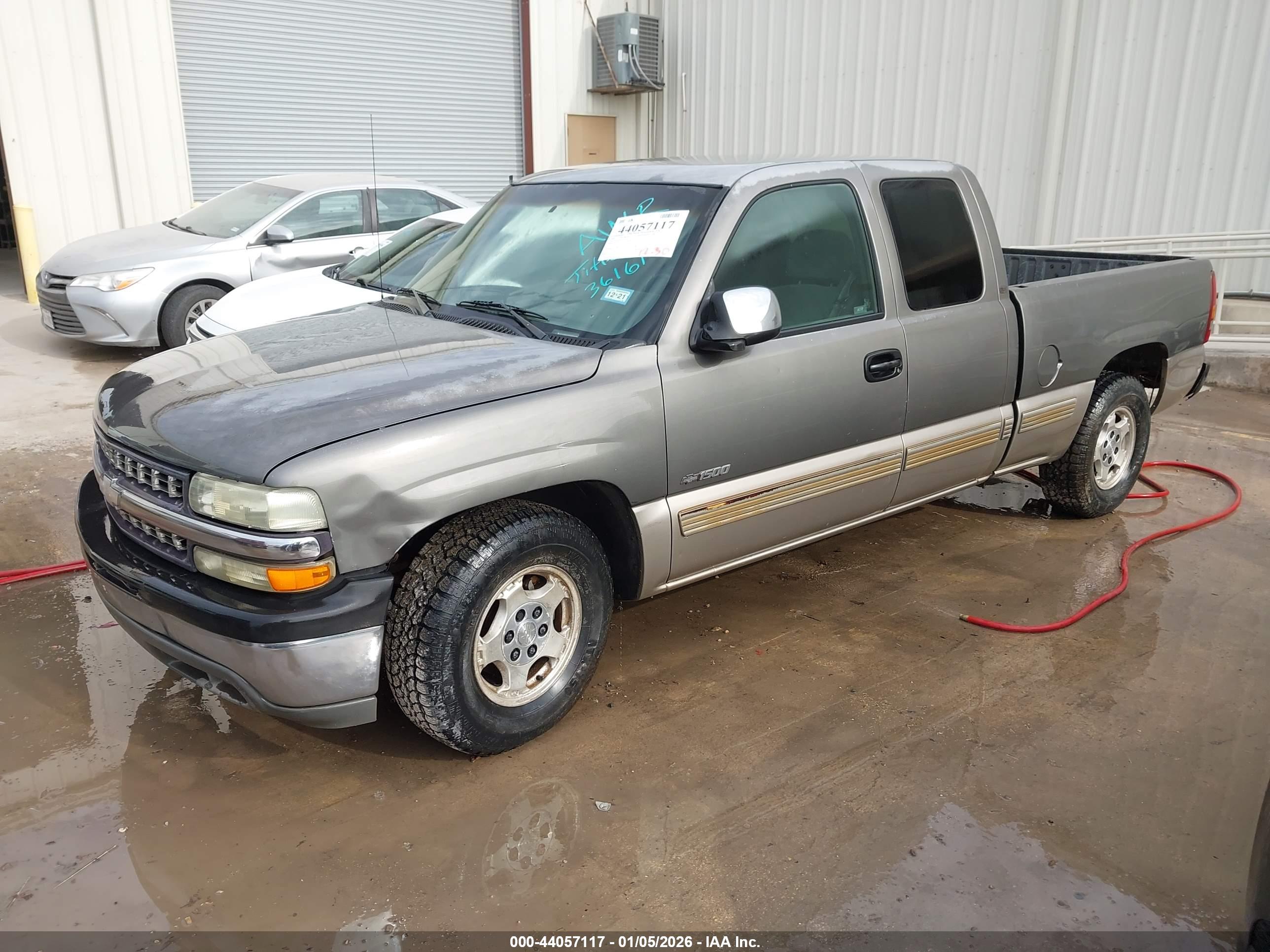 CHEVROLET SILVERADO image 2