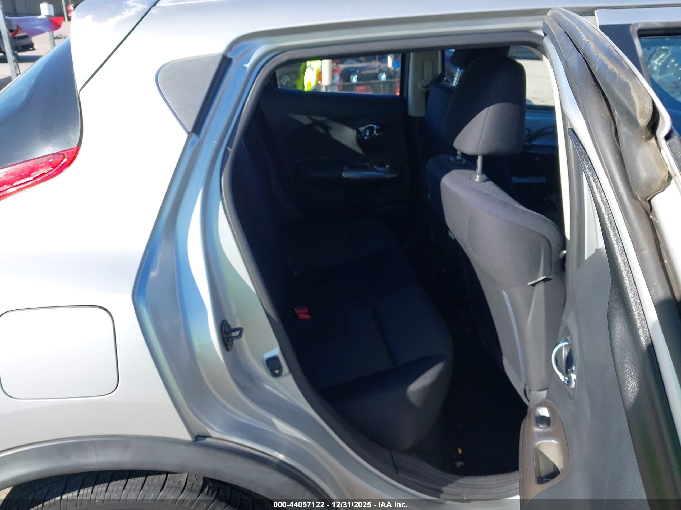 NISSAN JUKE image 8