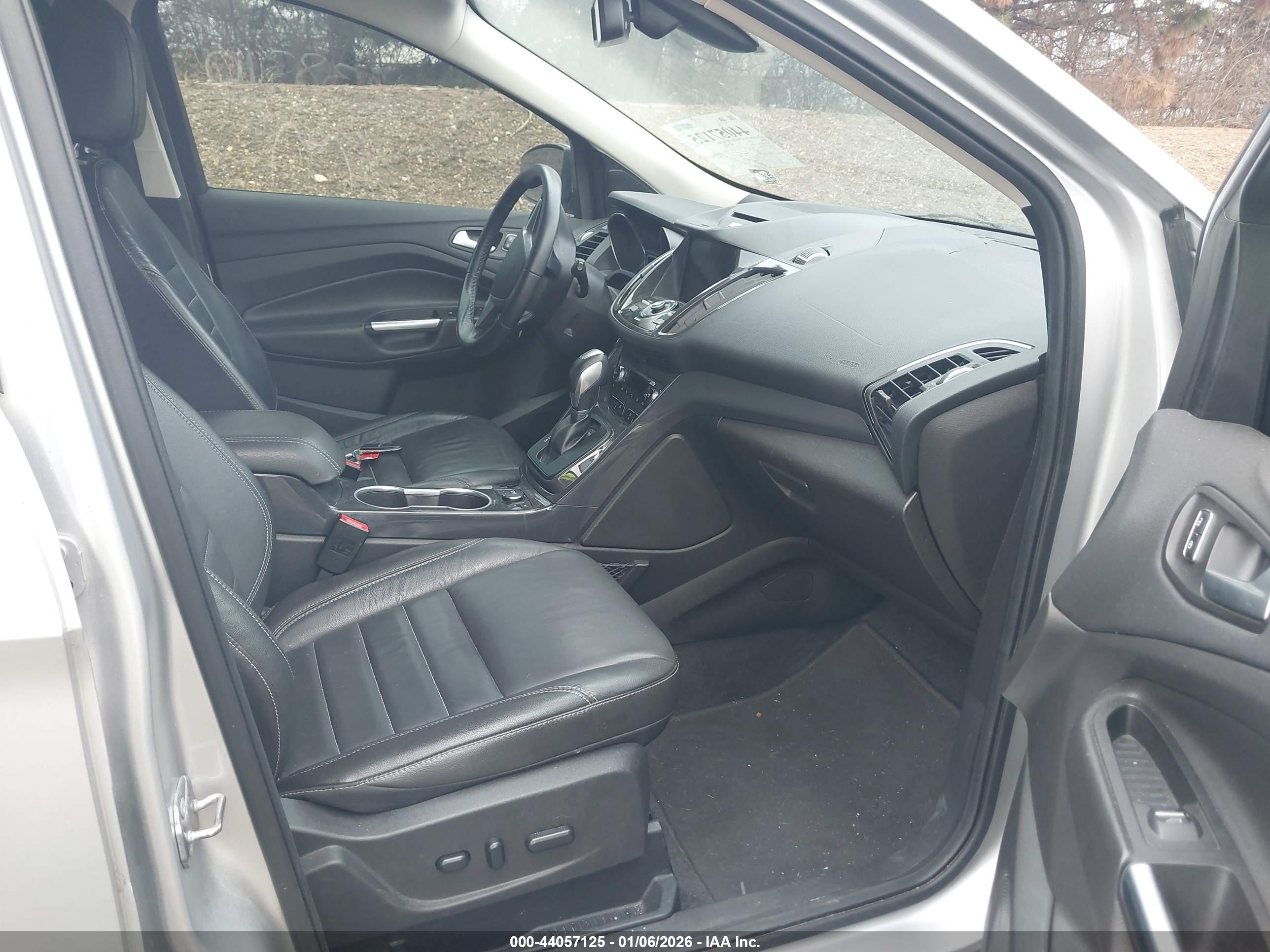 FORD ESCAPE image 5