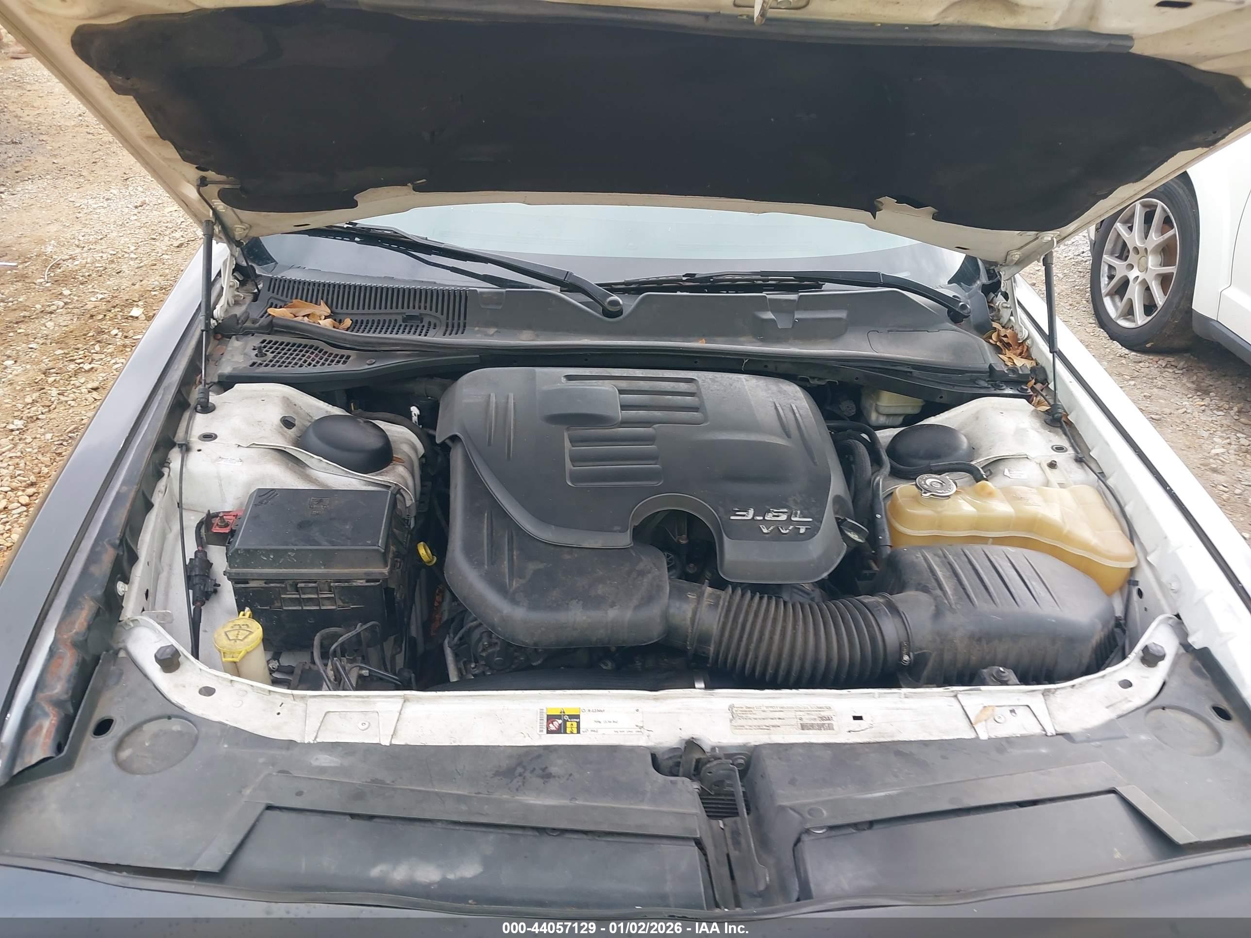 DODGE CHALLENGER image 10
