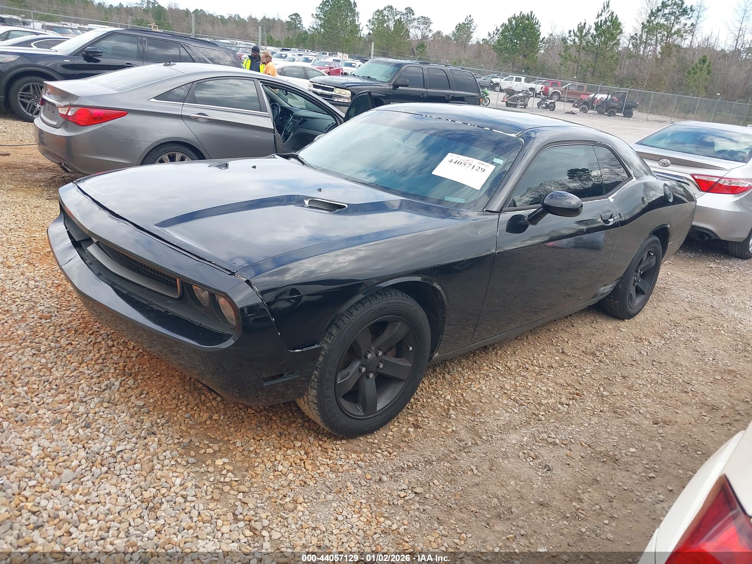 DODGE CHALLENGER image 2