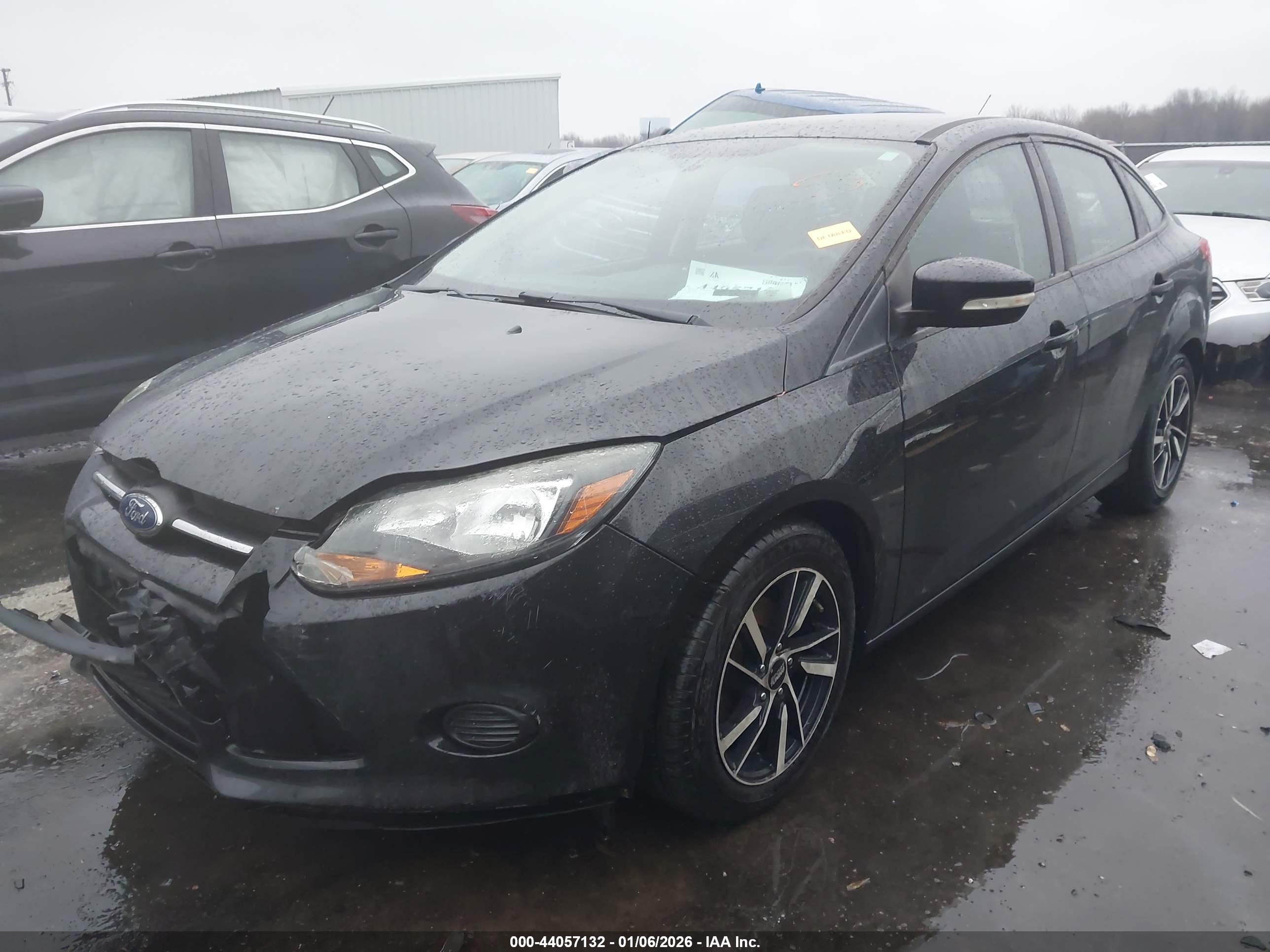 FORD FOCUS image 2