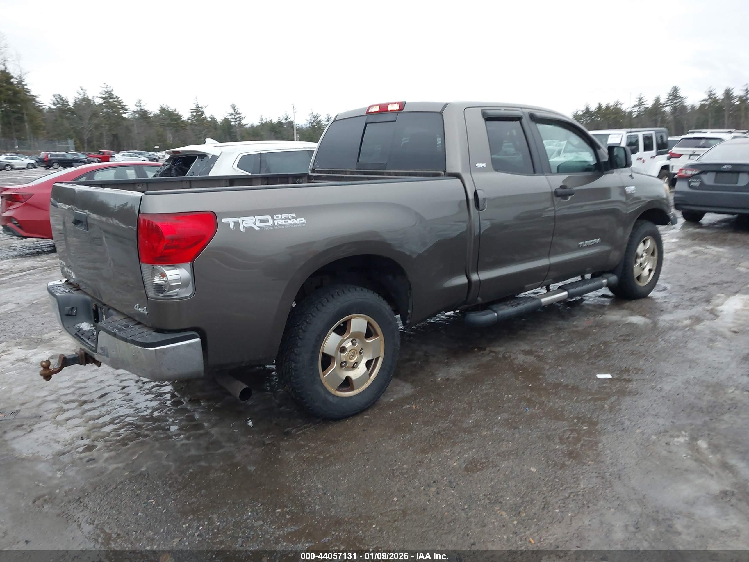 TOYOTA TUNDRA image 4