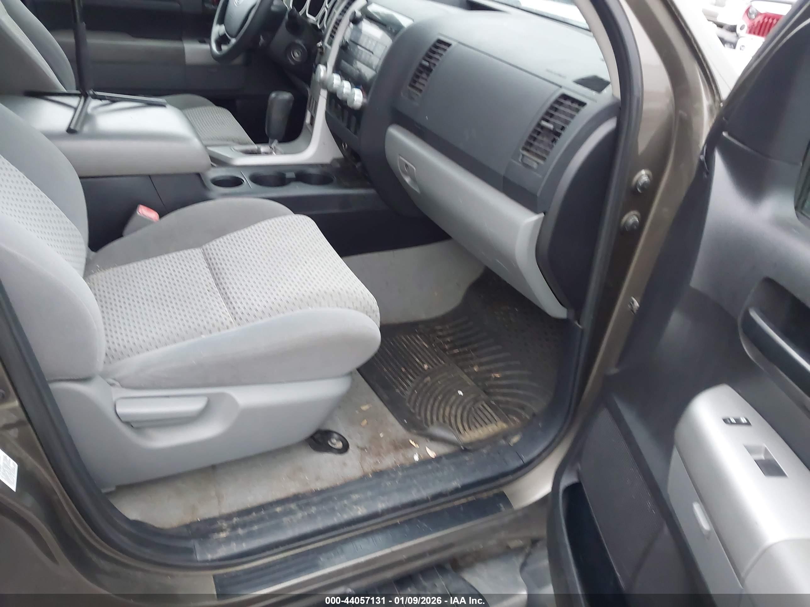 TOYOTA TUNDRA image 5