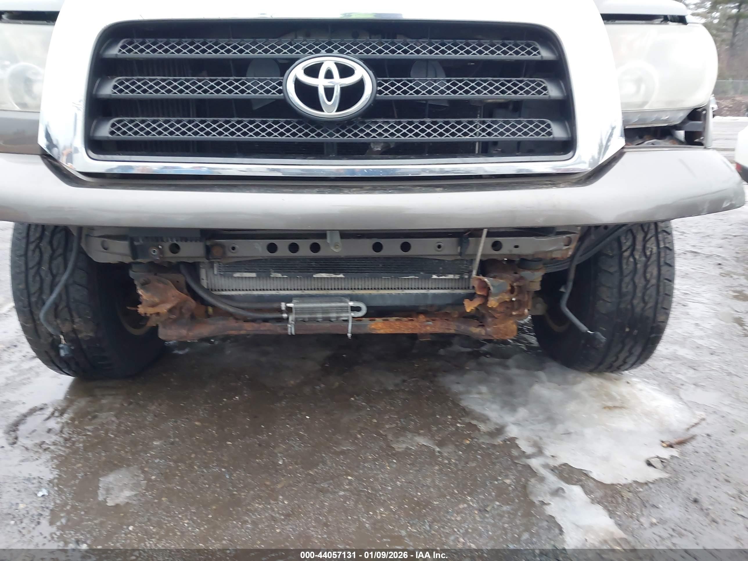 TOYOTA TUNDRA image 6