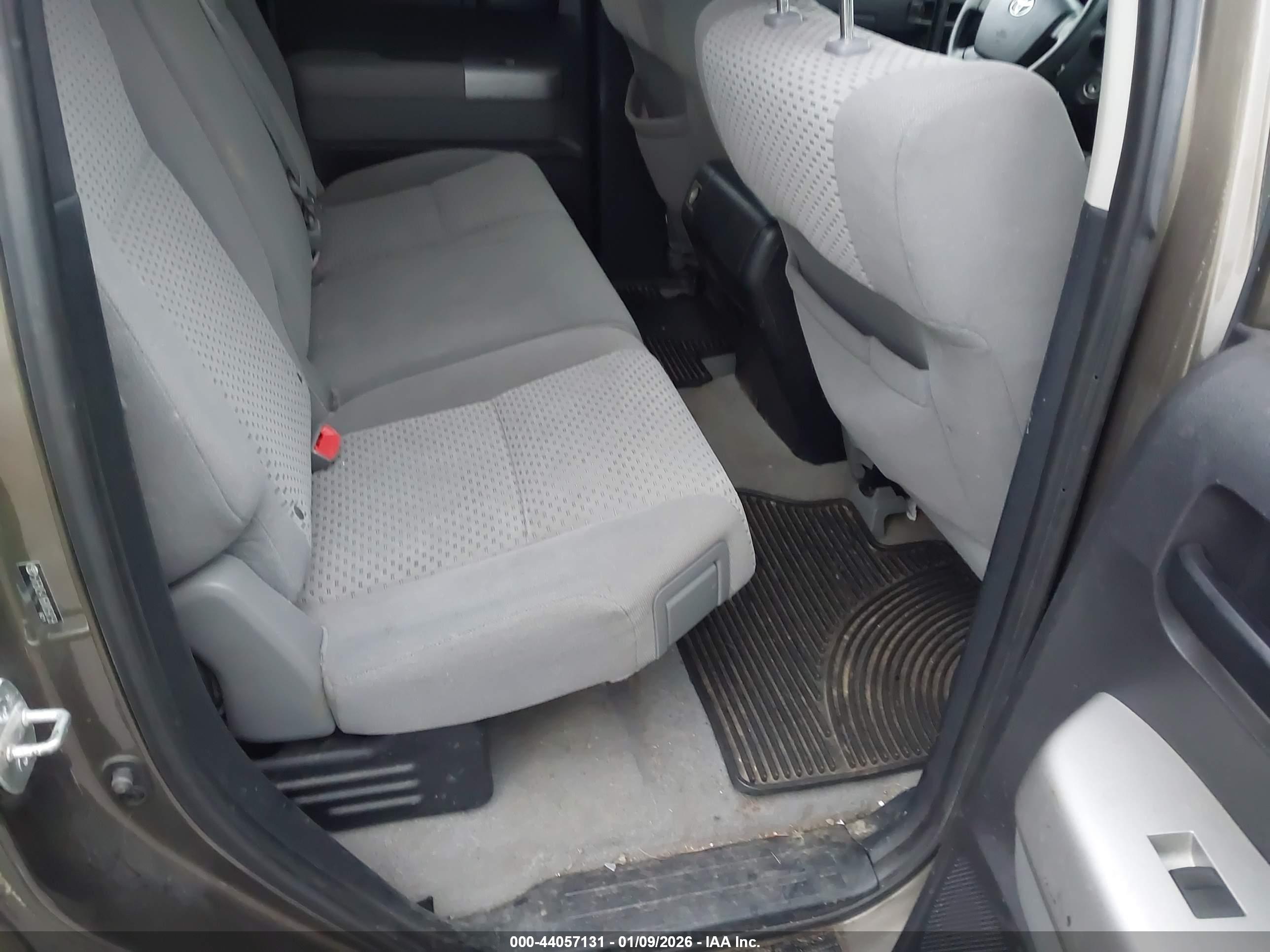 TOYOTA TUNDRA image 8