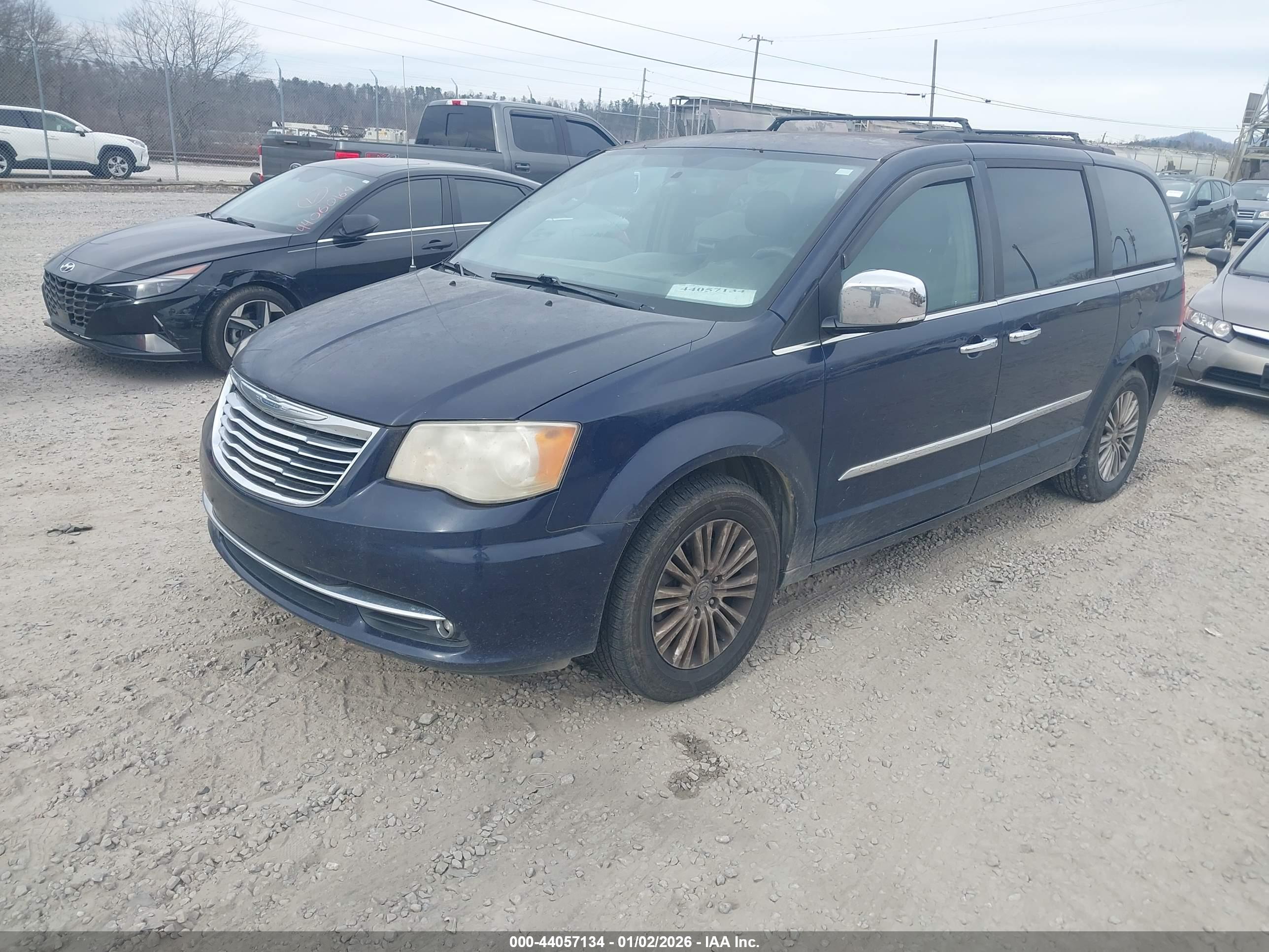 CHRYSLER TOWN image 2
