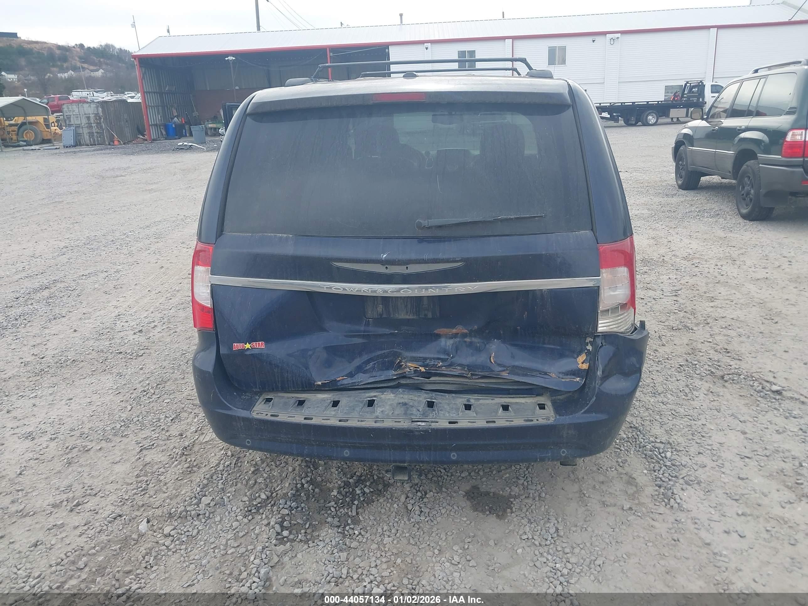 CHRYSLER TOWN image 6