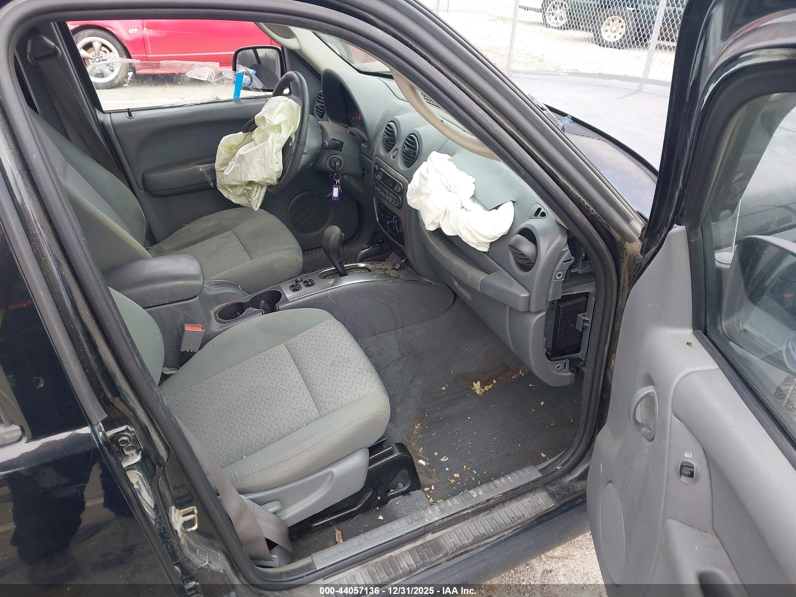 JEEP LIBERTY image 5