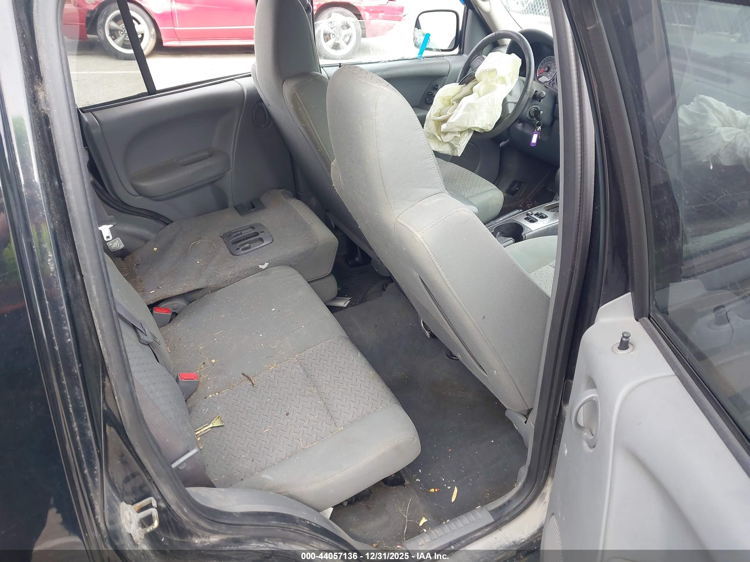 JEEP LIBERTY image 8
