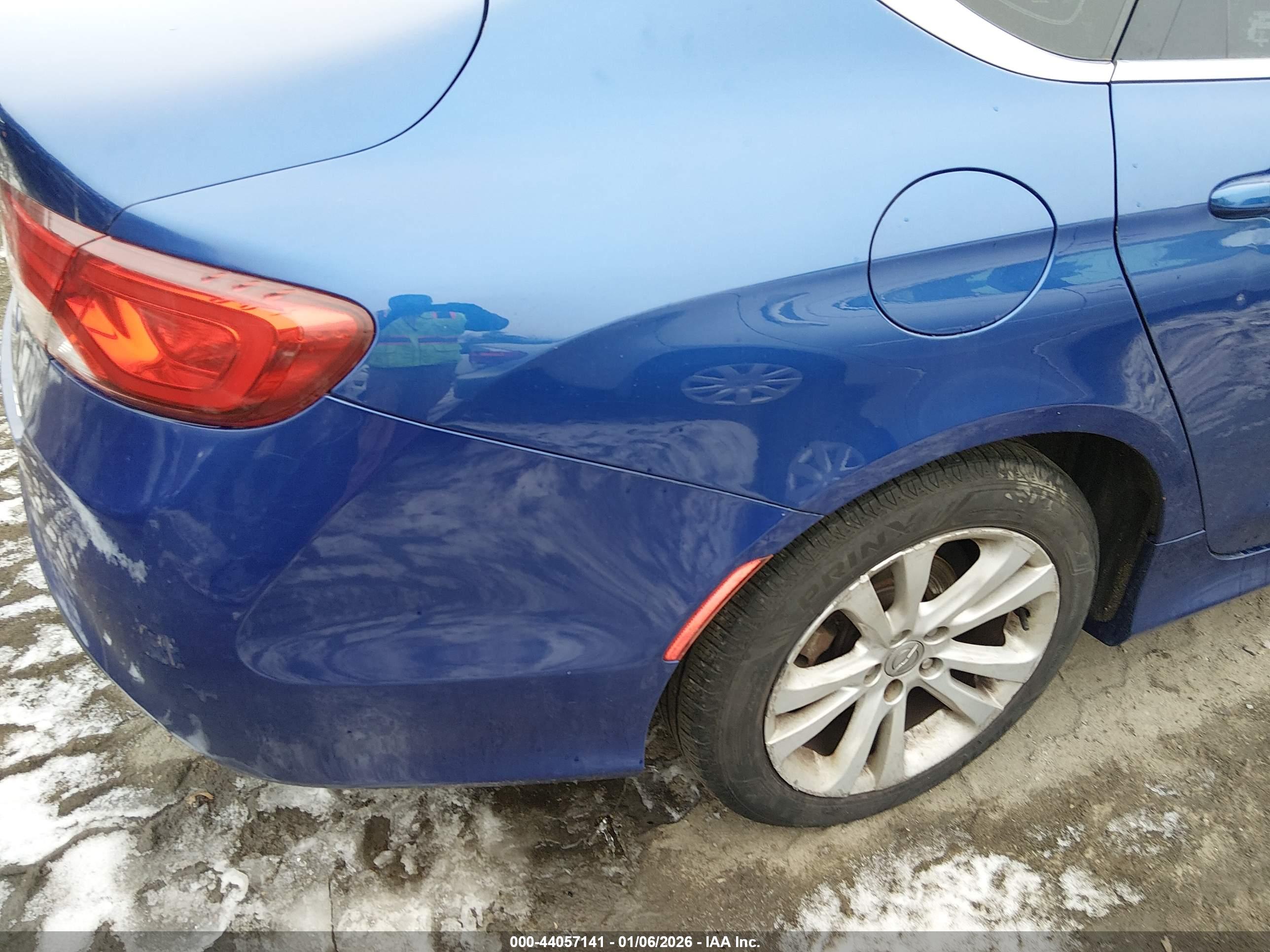 CHRYSLER 200 image 4