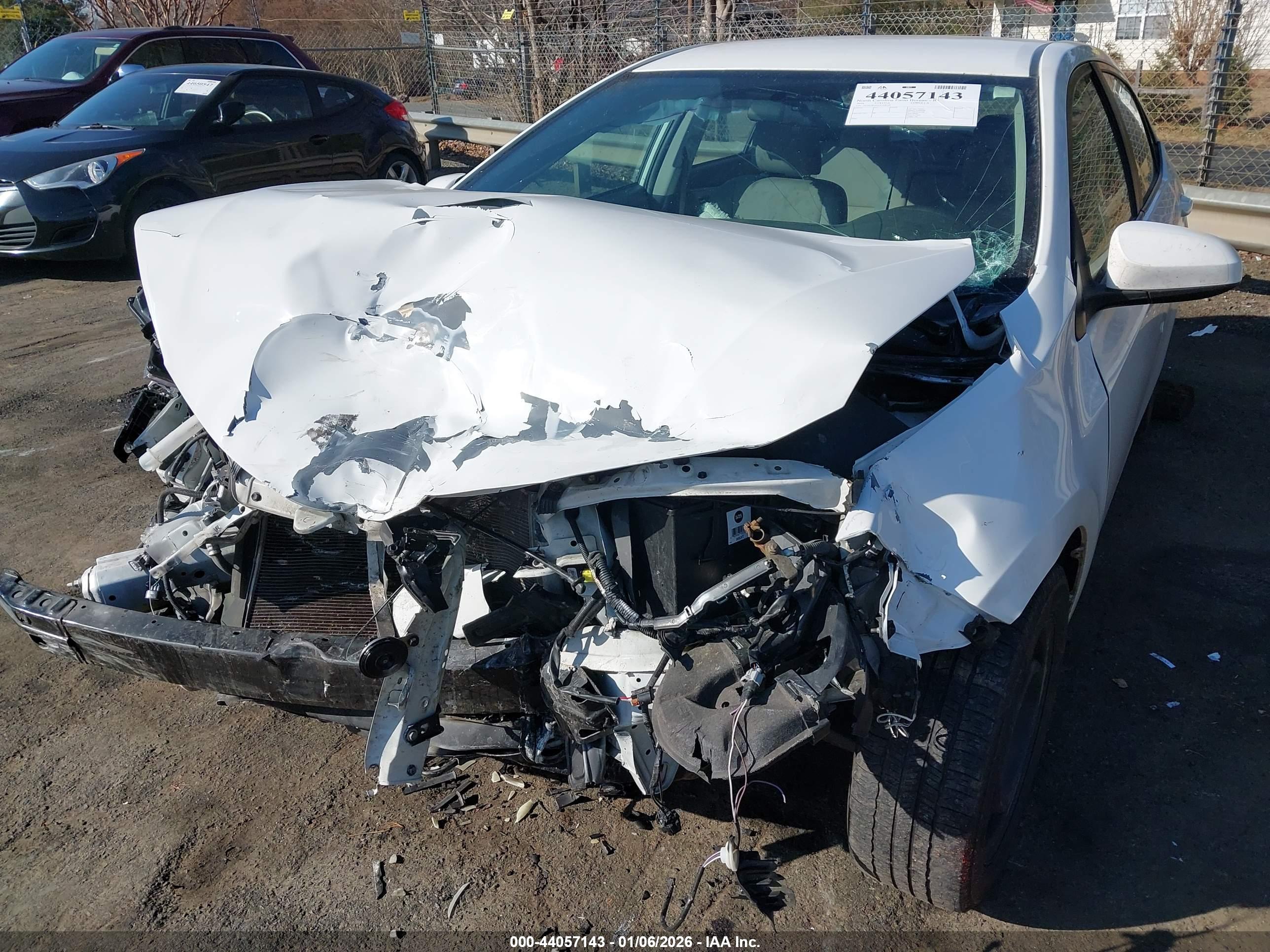 TOYOTA COROLLA image 6