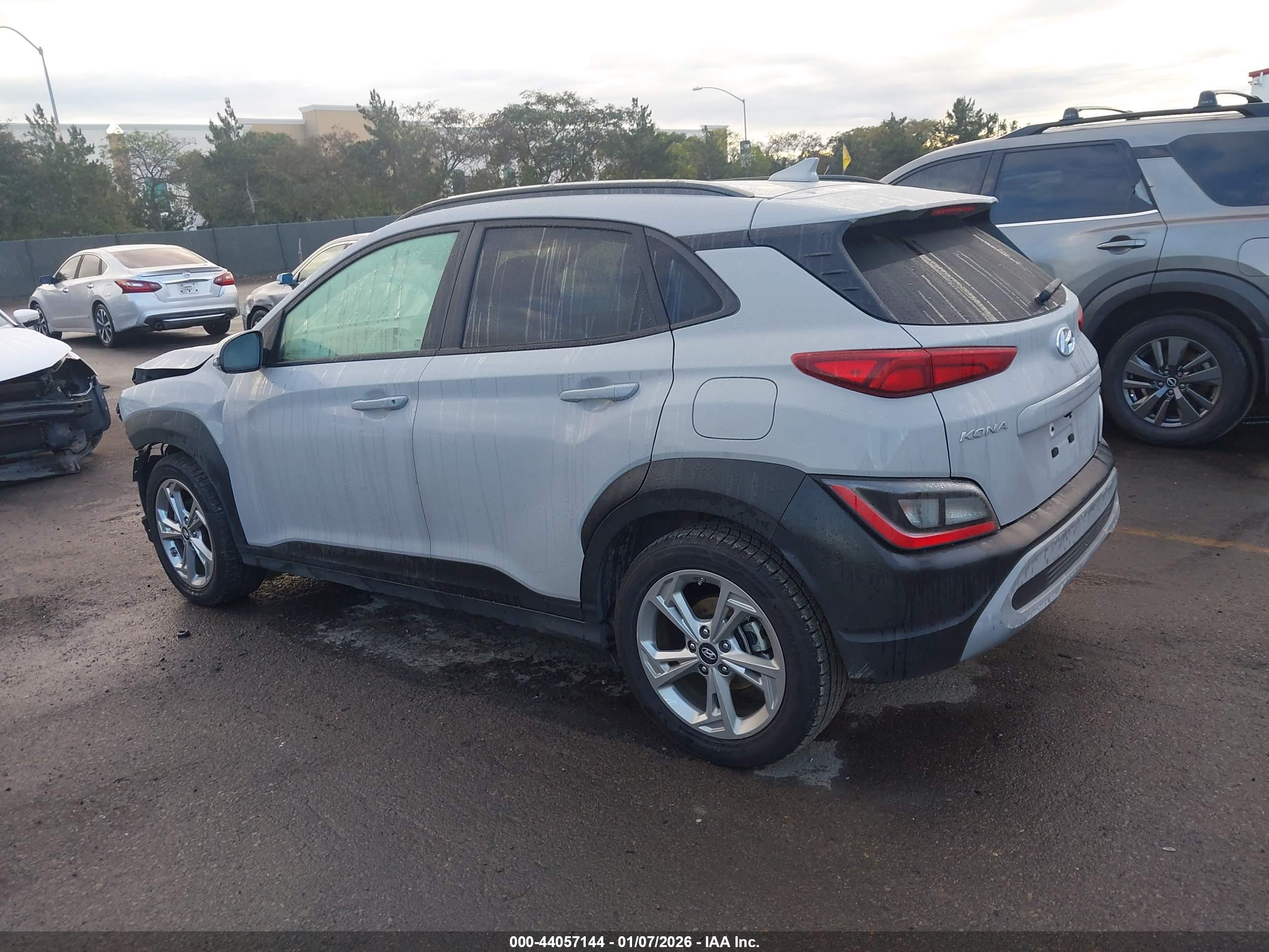 HYUNDAI KONA image 3