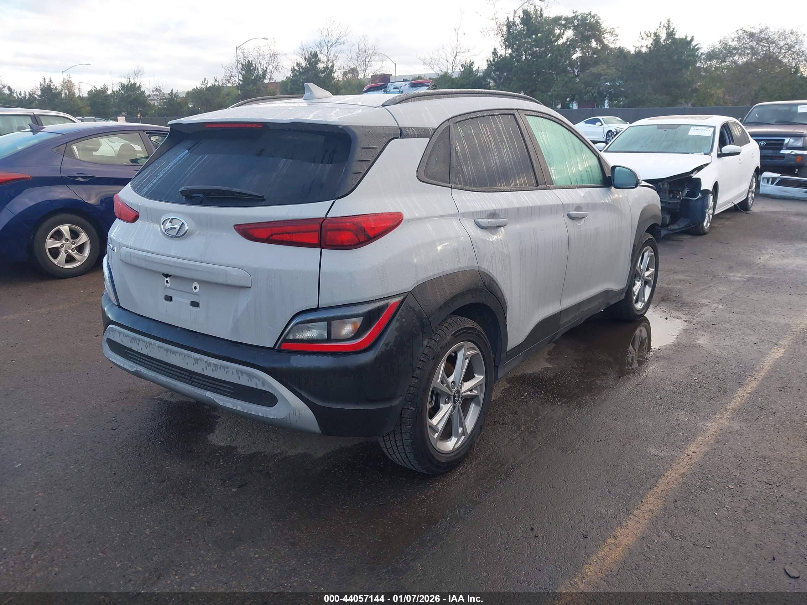 HYUNDAI KONA image 4
