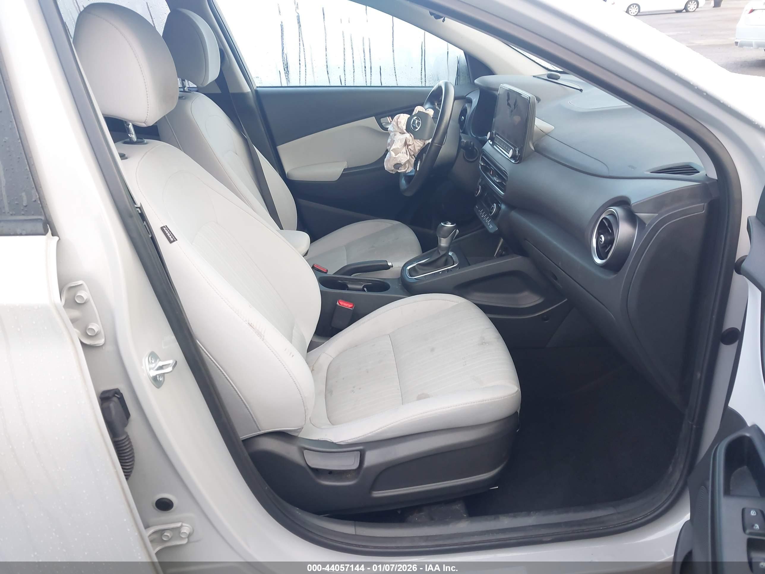 HYUNDAI KONA image 5