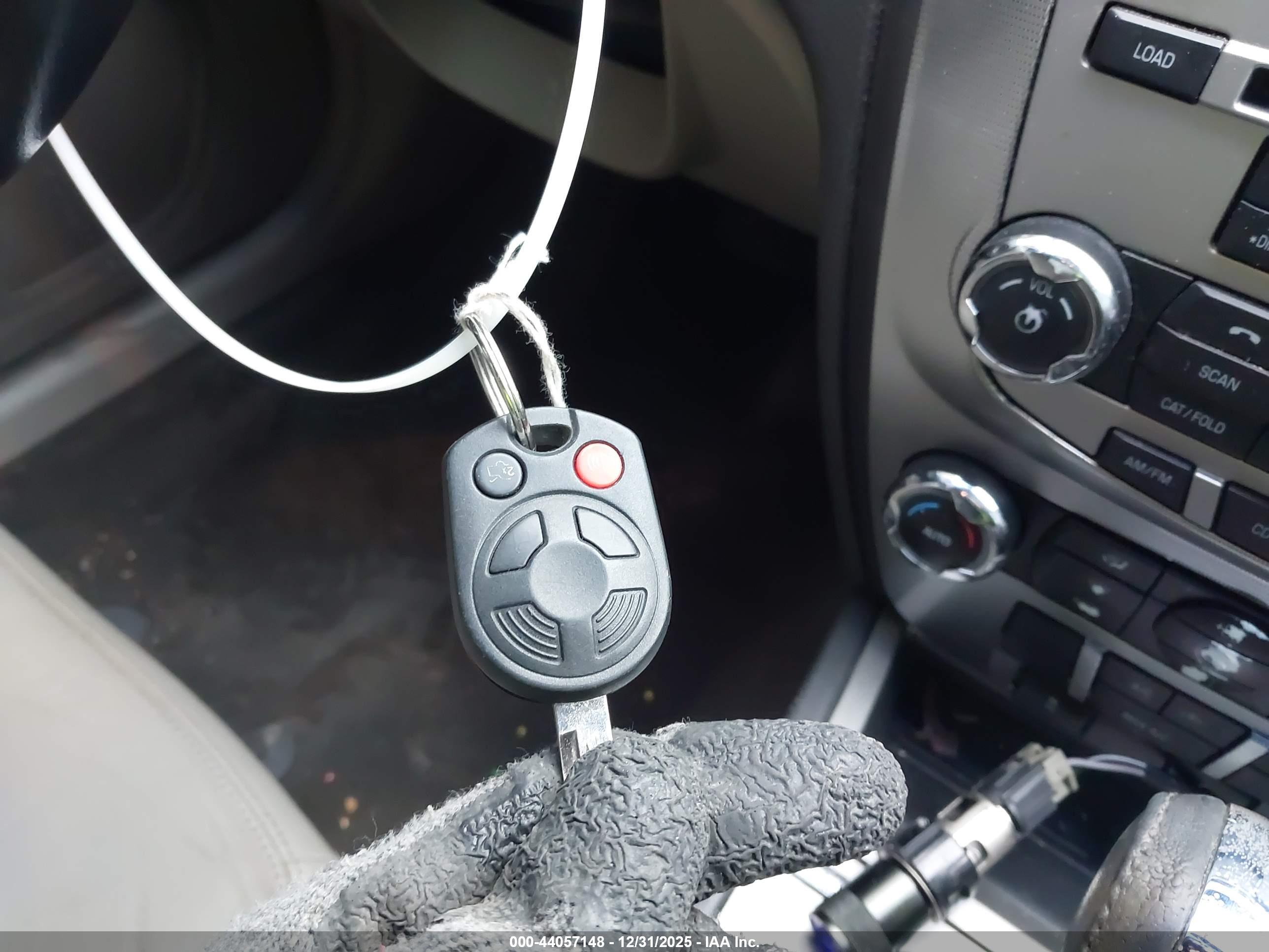 FORD FUSION image 11