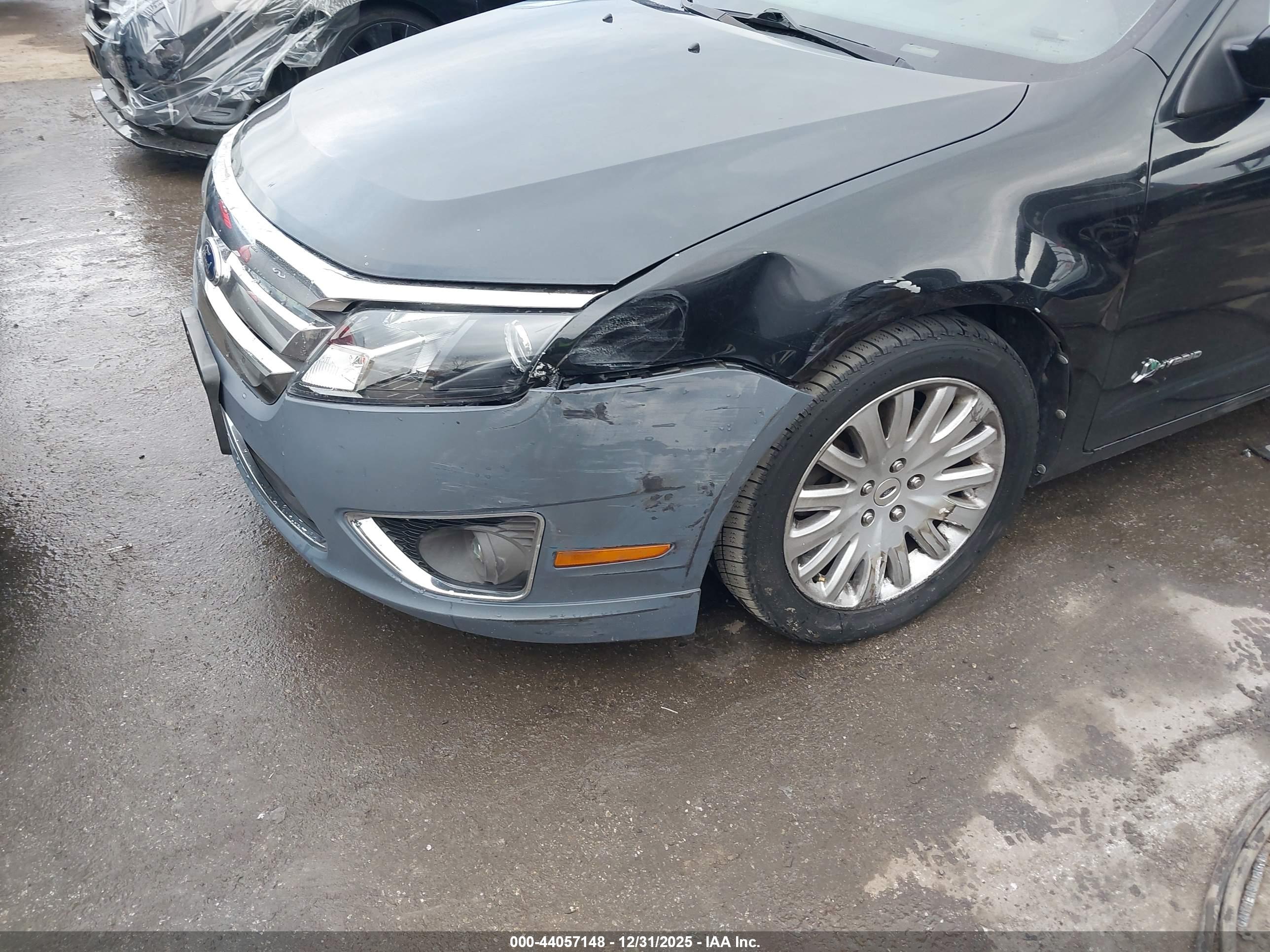 FORD FUSION image 6