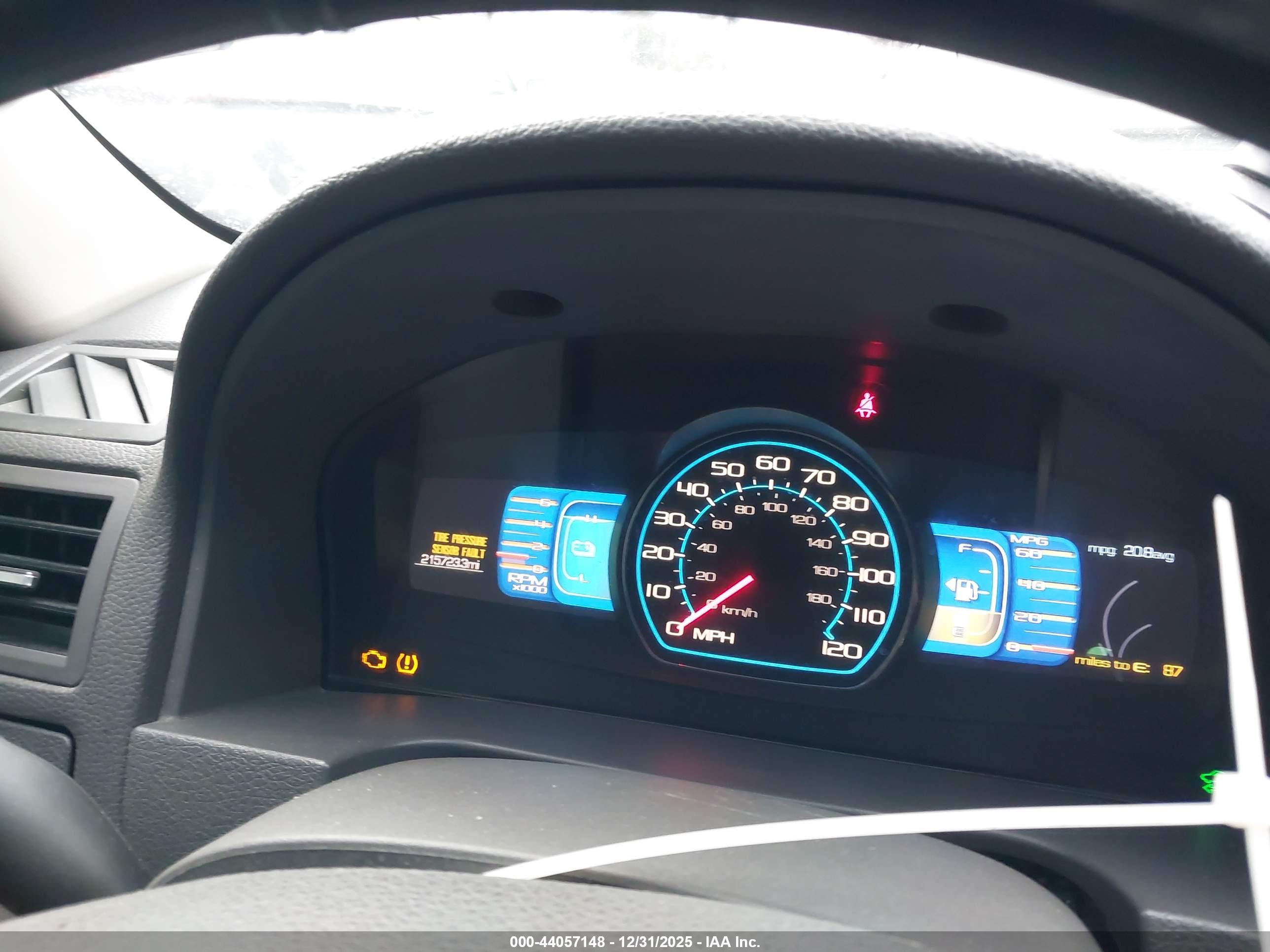 FORD FUSION image 7