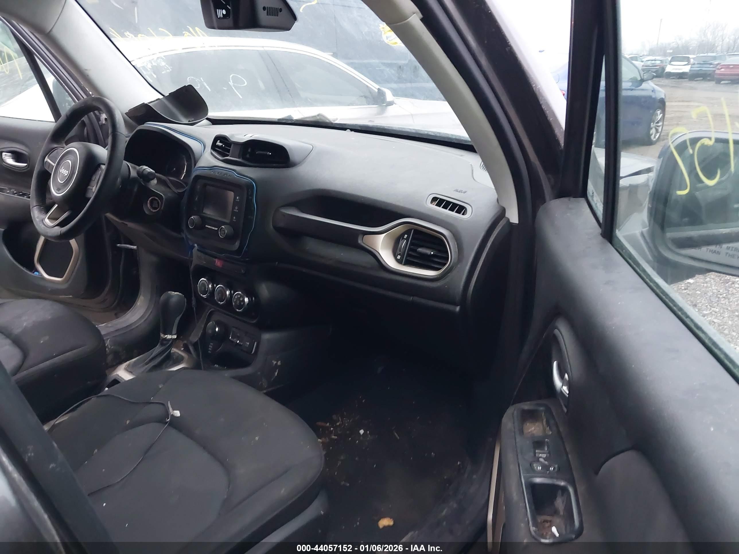 JEEP RENEGADE image 5