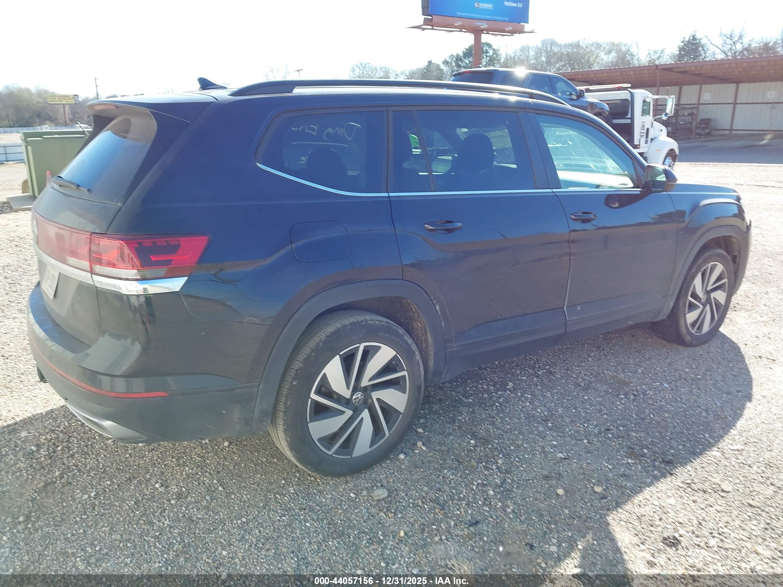 VOLKSWAGEN ATLAS image 4