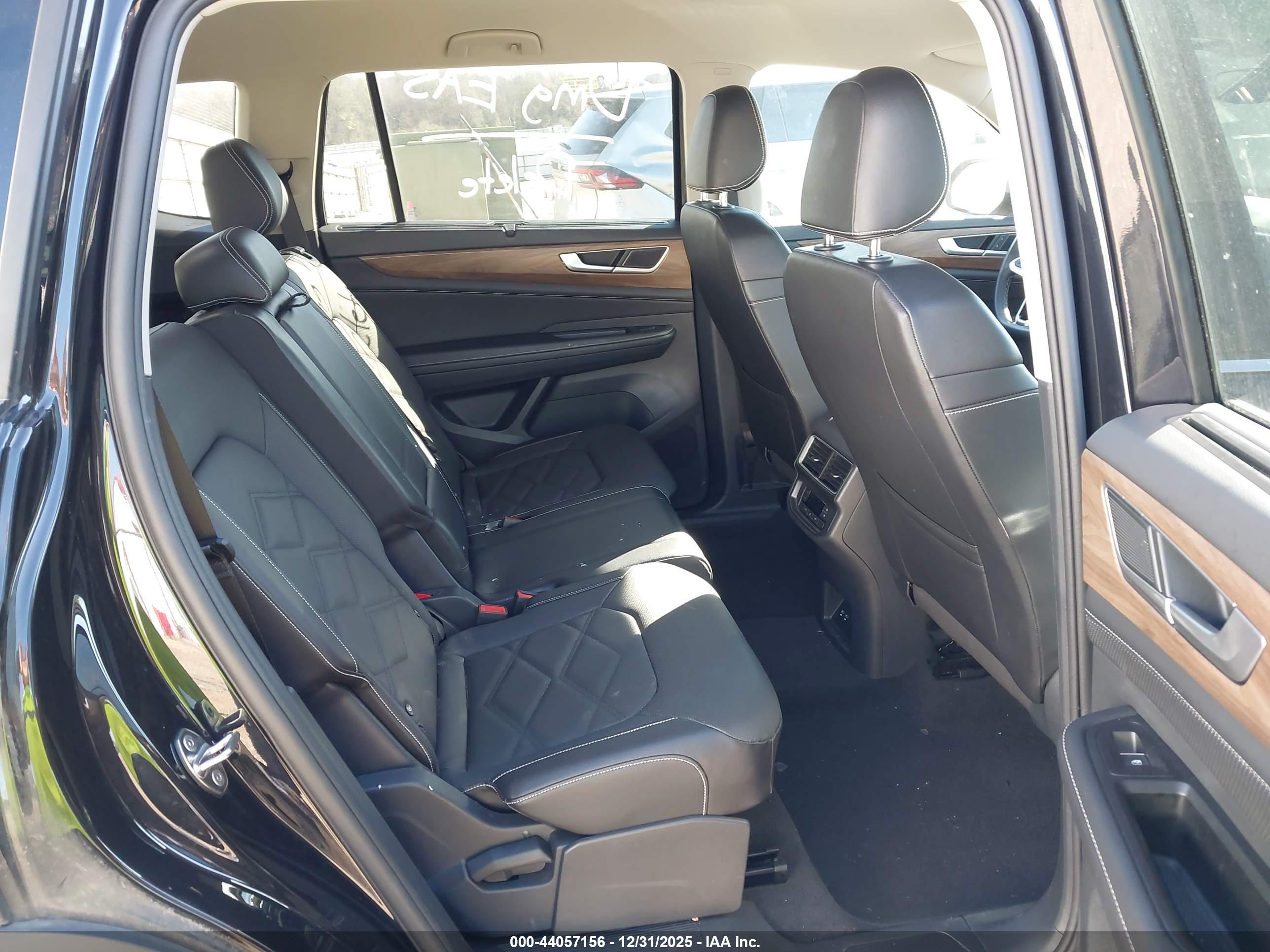 VOLKSWAGEN ATLAS image 8