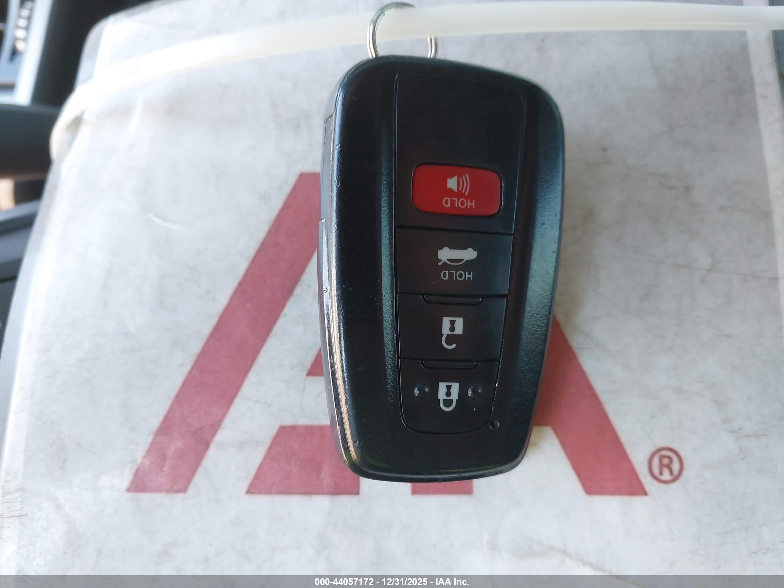 TOYOTA CAMRY image 11
