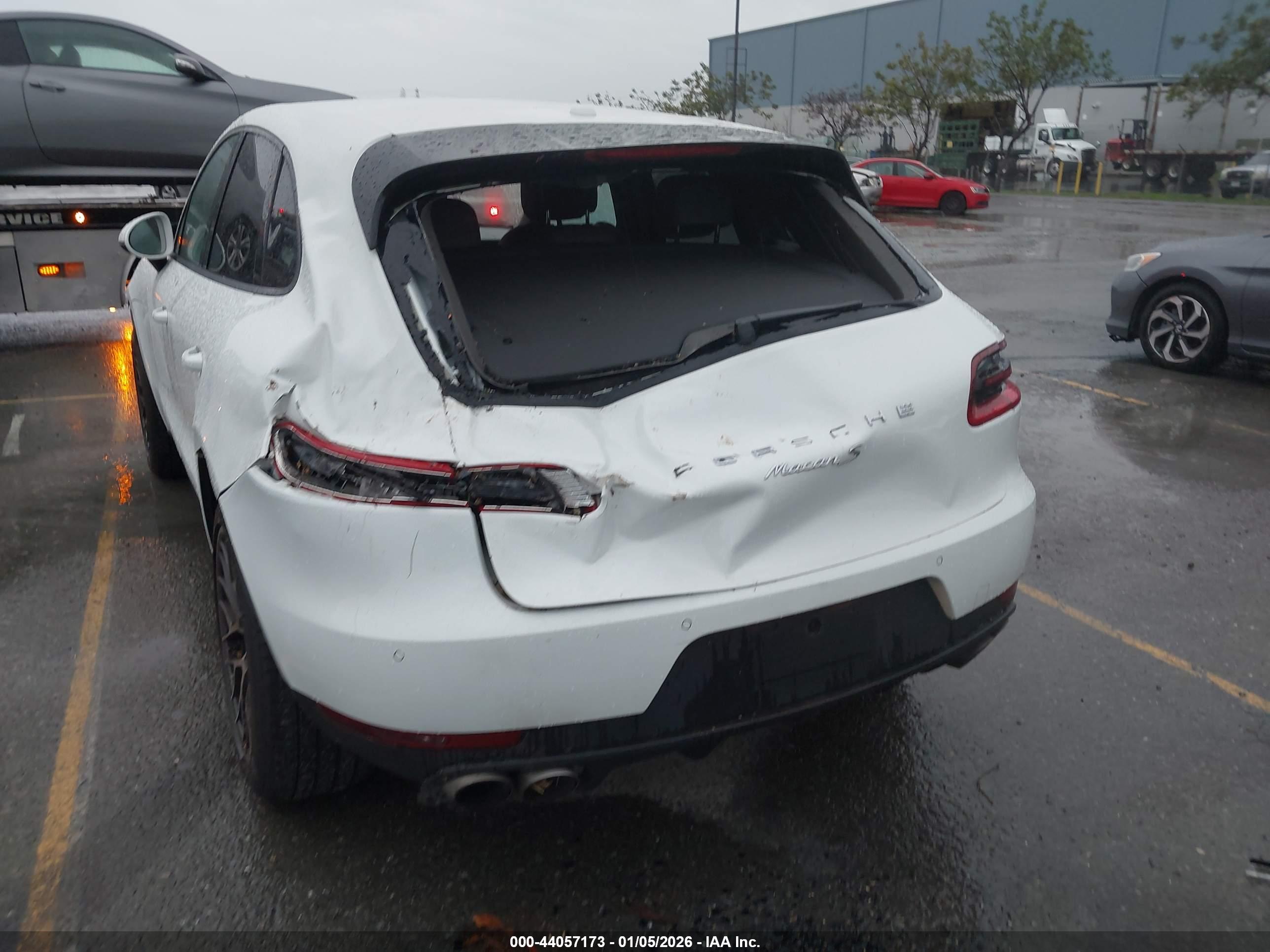 PORSCHE MACAN image 6