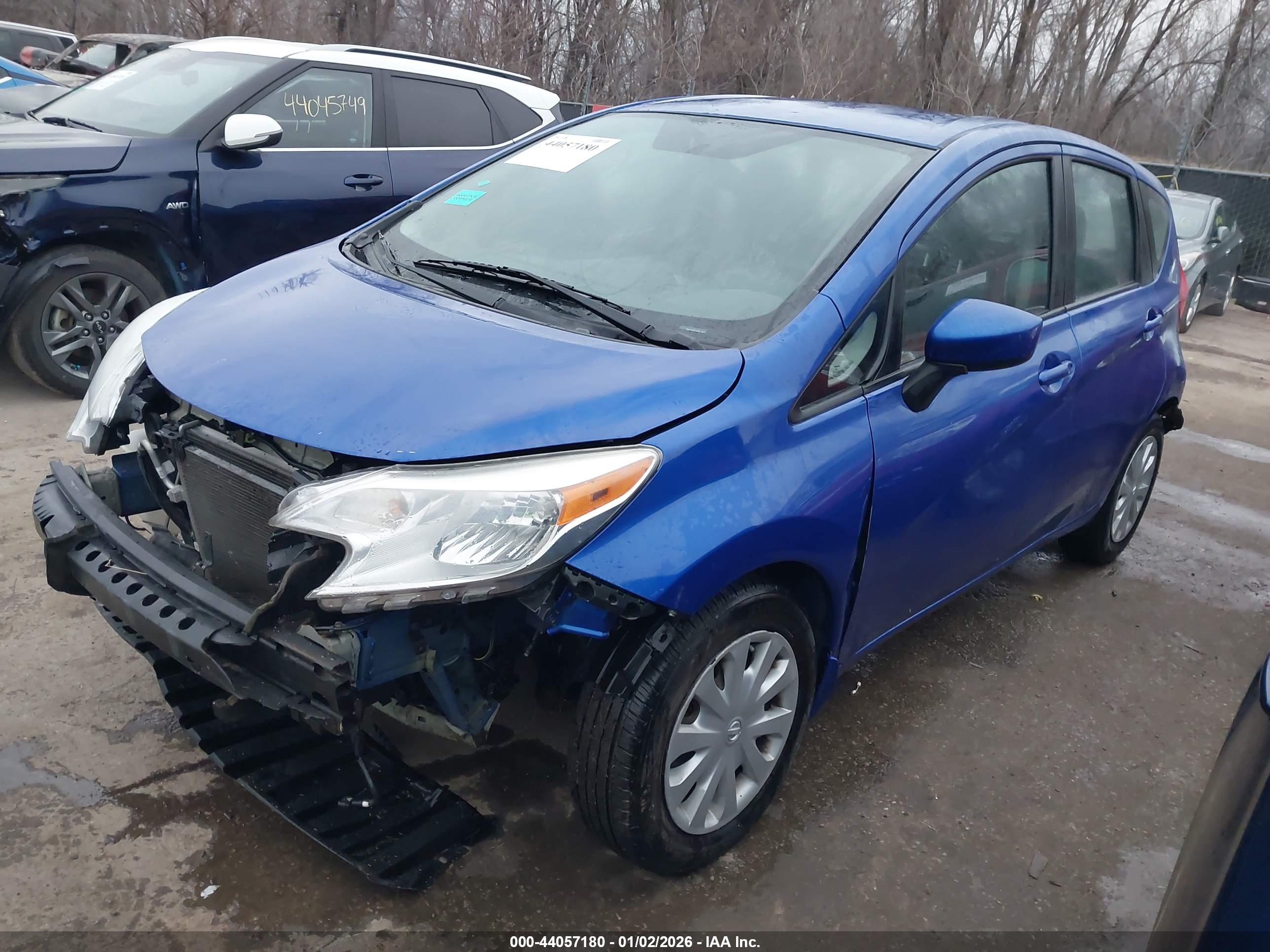 NISSAN VERSA image 2