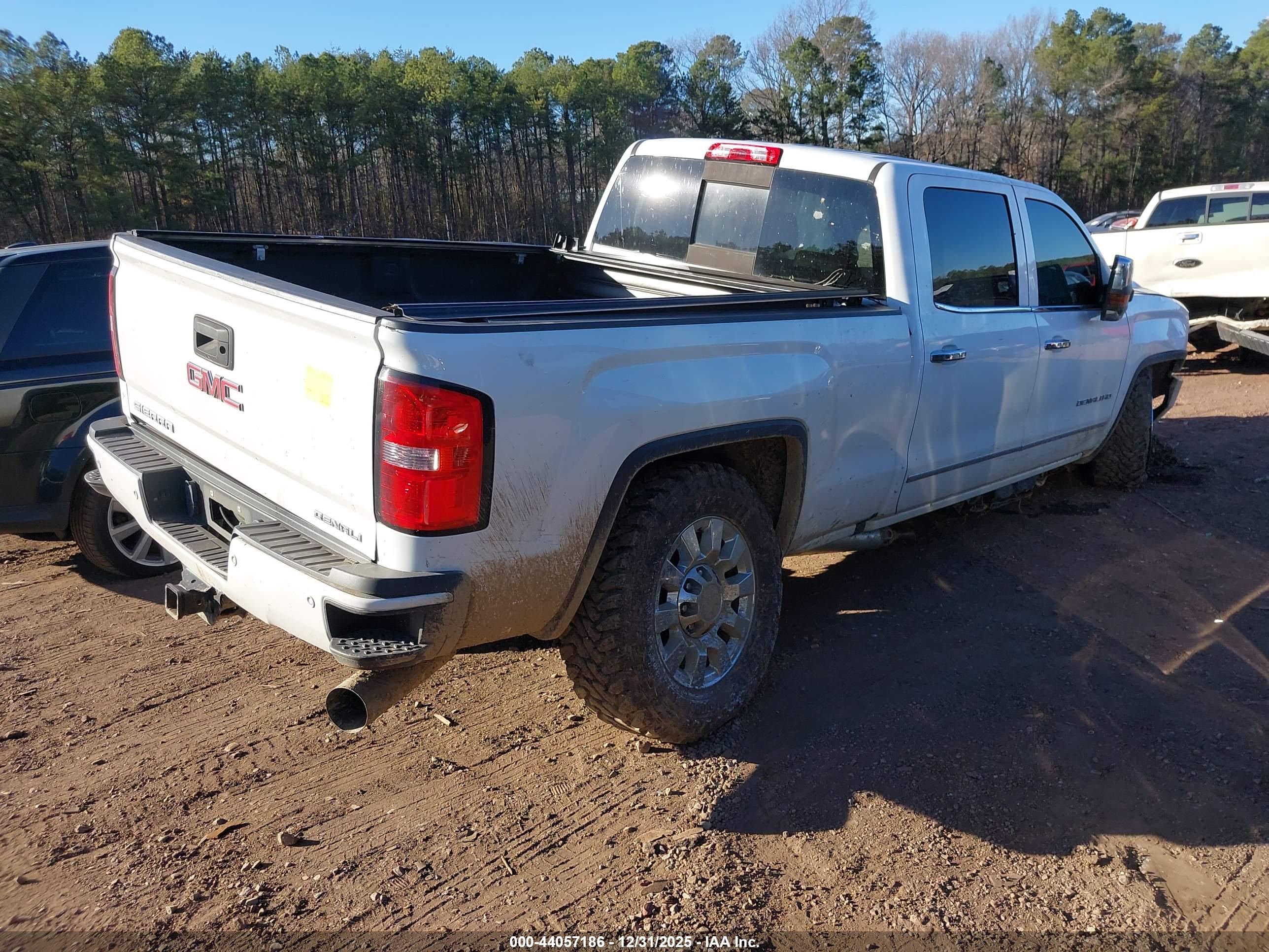 GMC SIERRA image 4