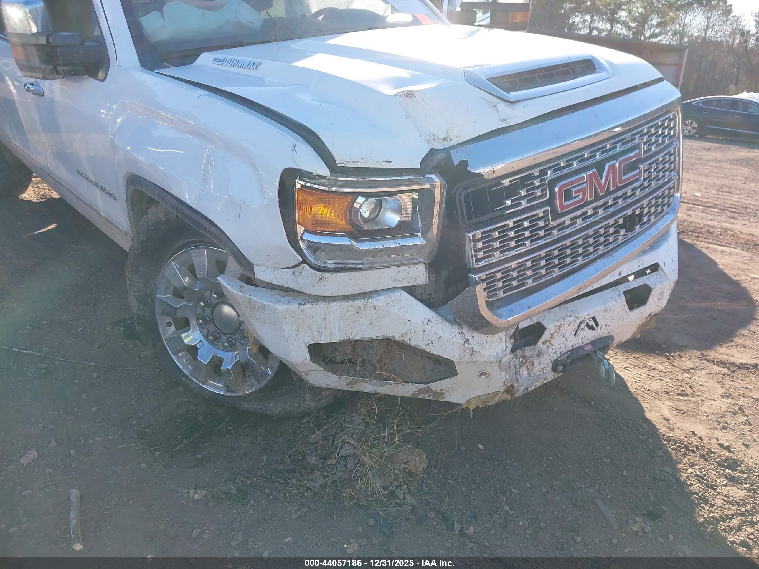 GMC SIERRA image 6