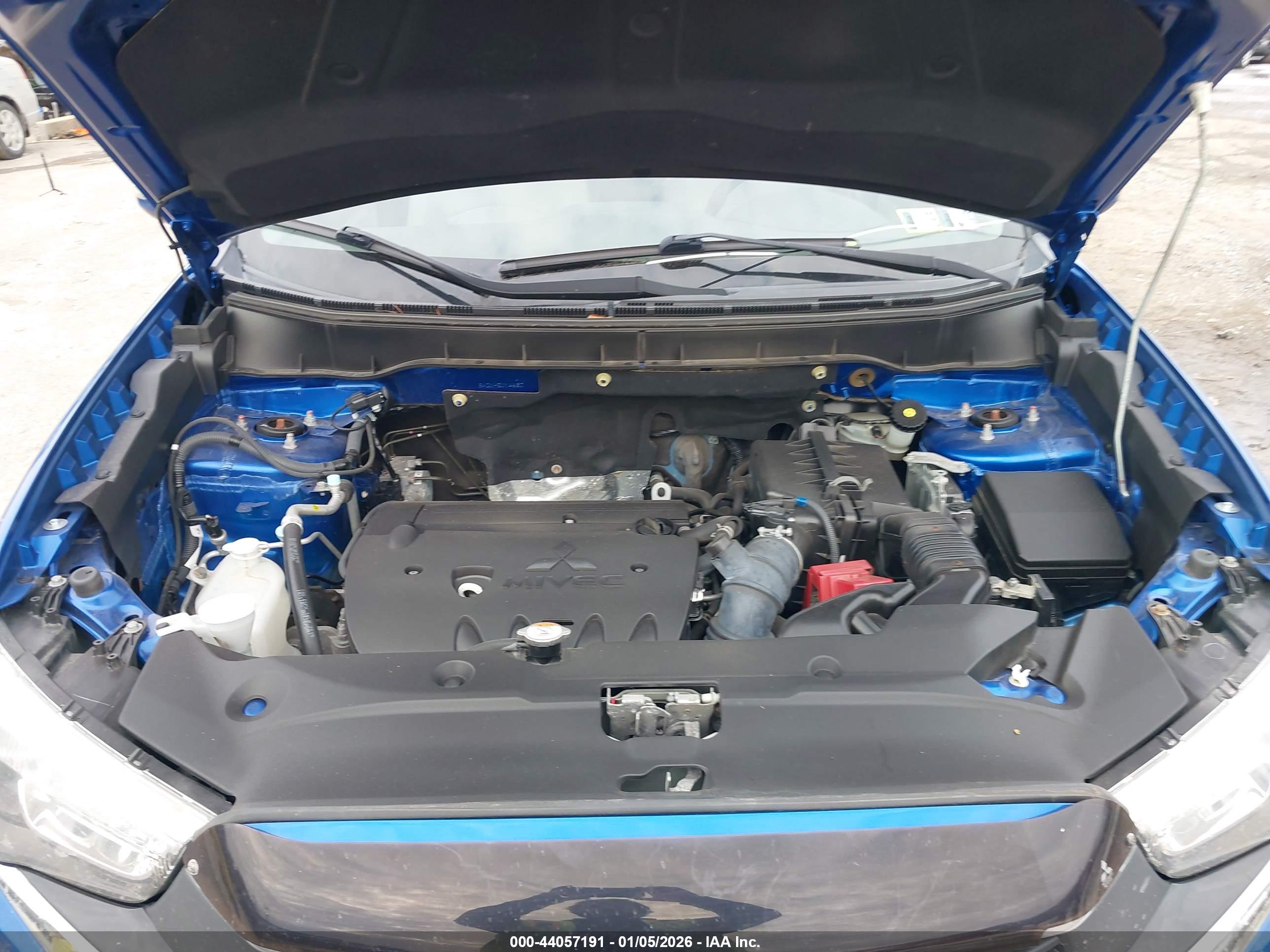 MITSUBISHI OUTLANDER image 10